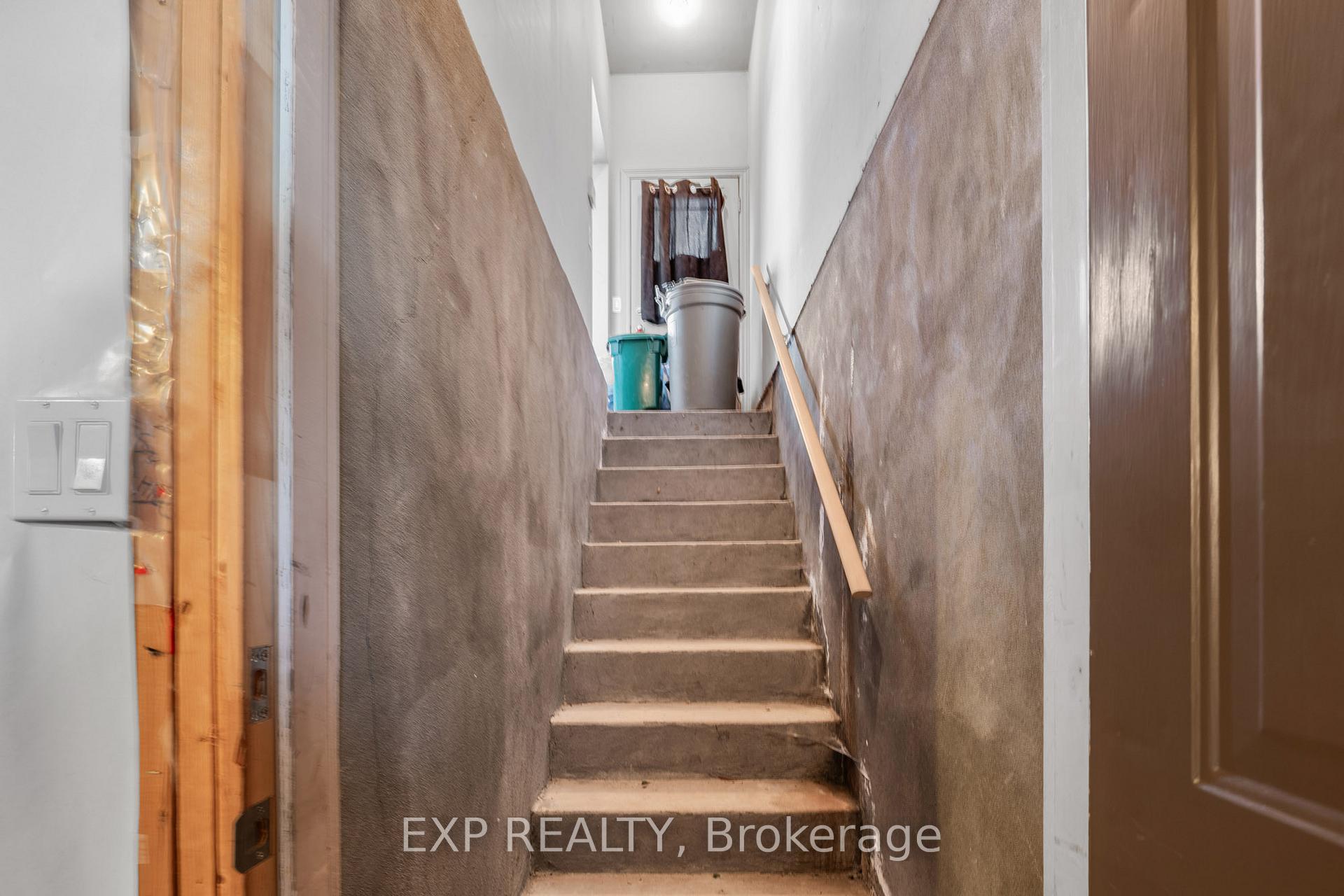 Photo 30 of 7090 Julie Drive, Niagara Falls, Forestview — HOMEH