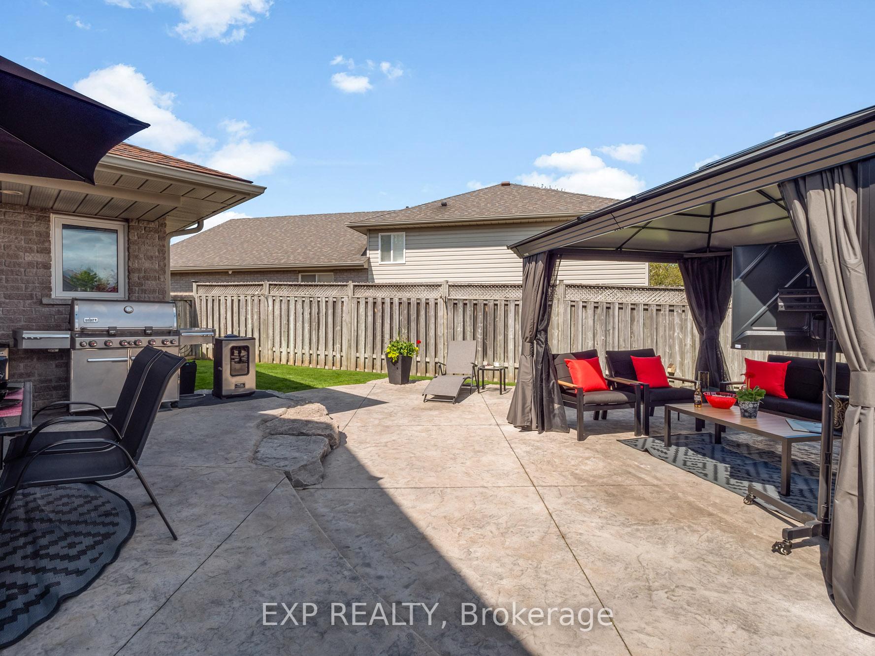 Photo 33 of 7090 Julie Drive, Niagara Falls, Forestview — HOMEH
