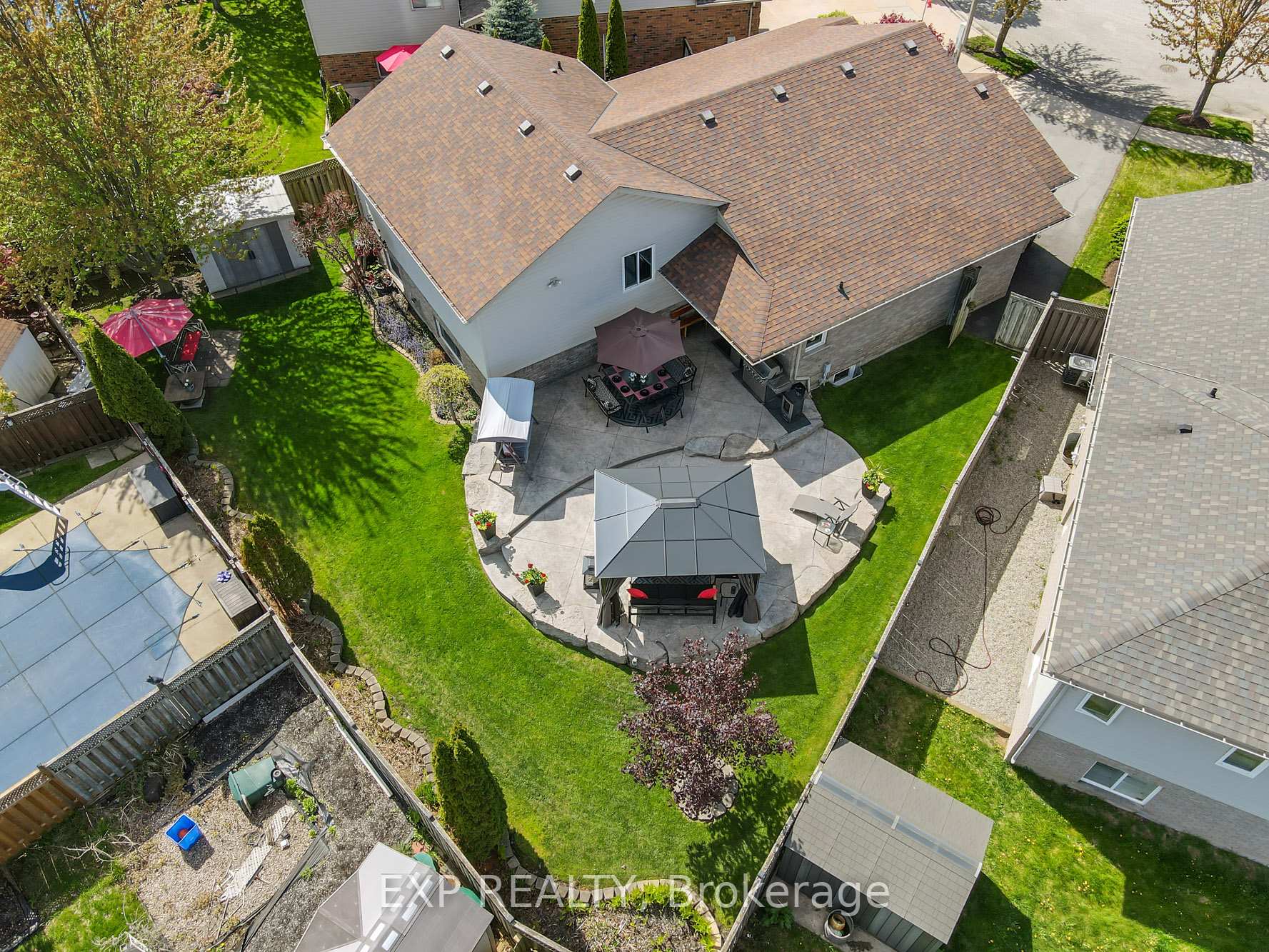 Photo 38 of 7090 Julie Drive, Niagara Falls, Forestview — HOMEH