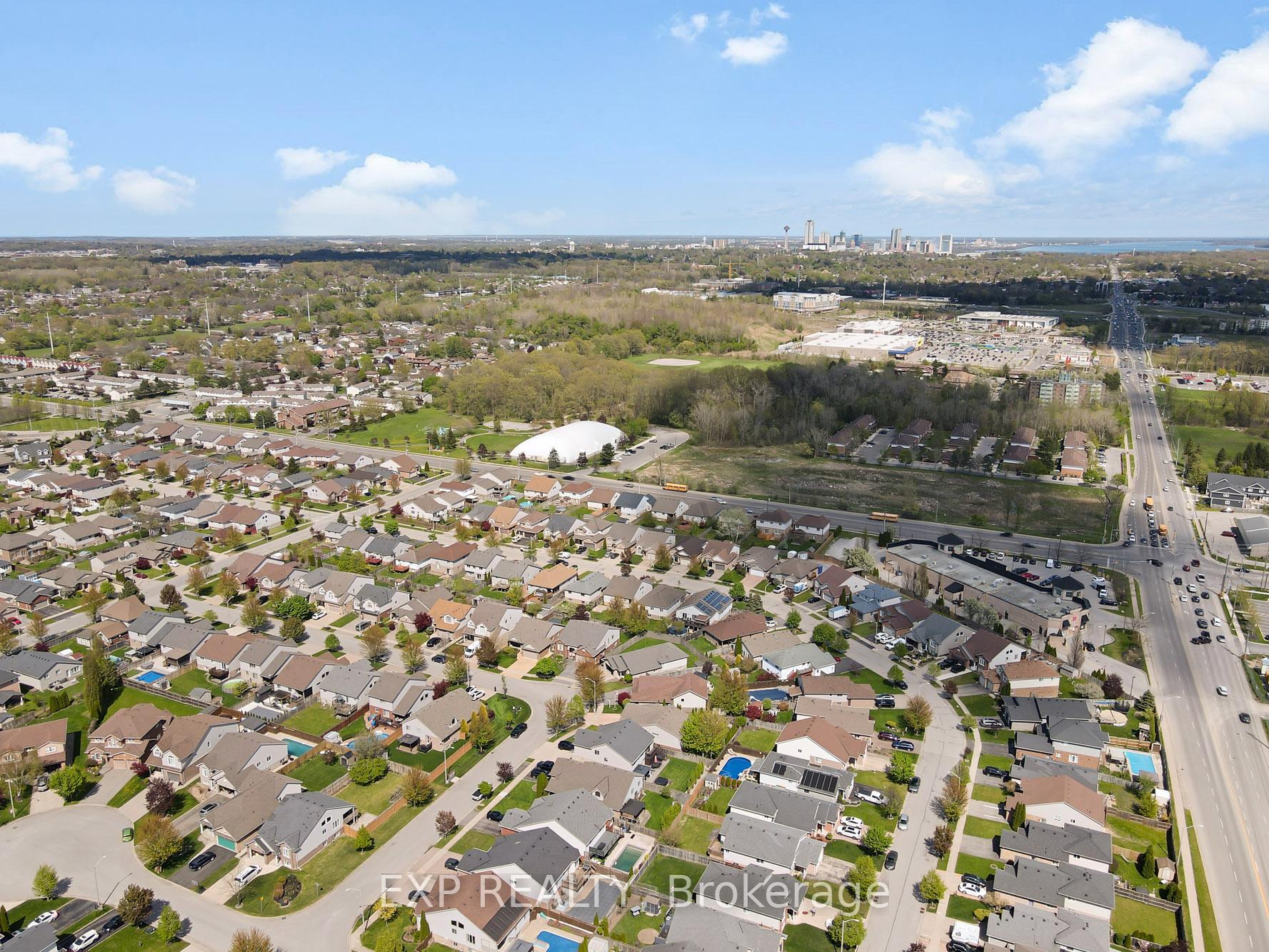 Photo 43 of 7090 Julie Drive, Niagara Falls, Forestview — HOMEH