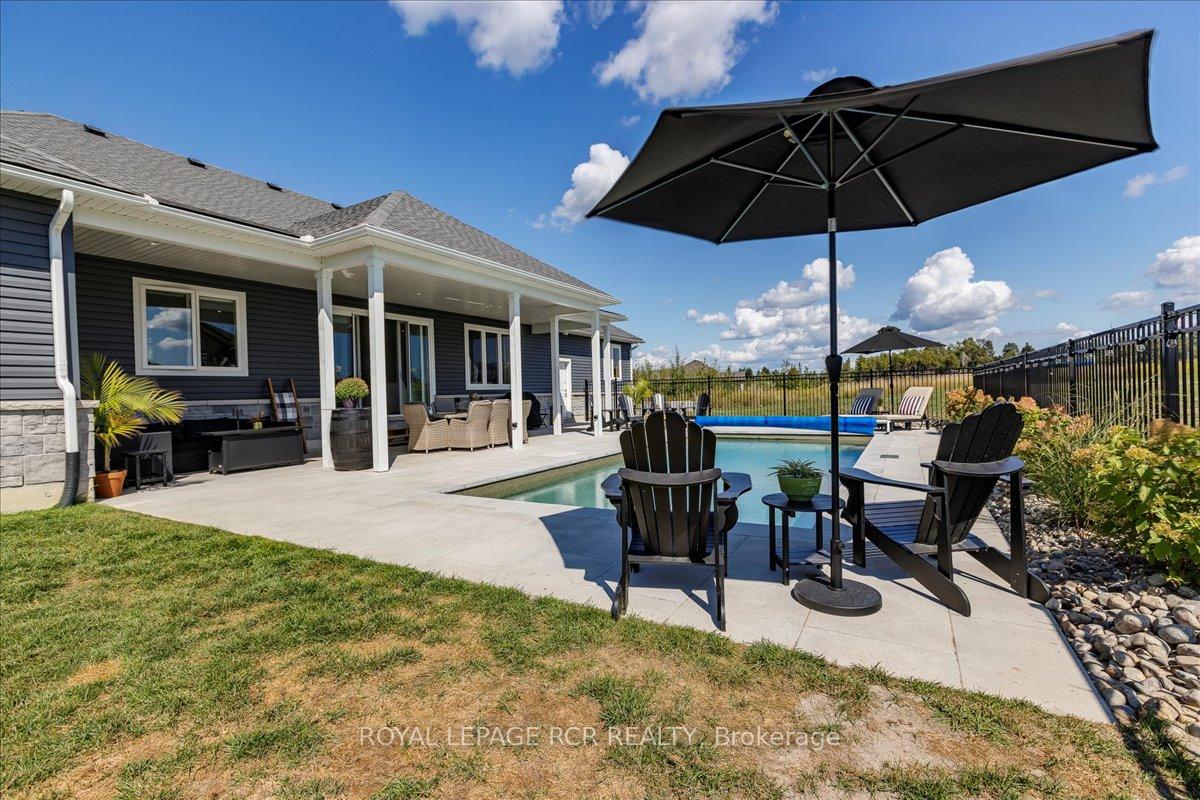 Photo 36 of 3 Nipigon Street, Kawartha Lakes, Verulam — HOMEH