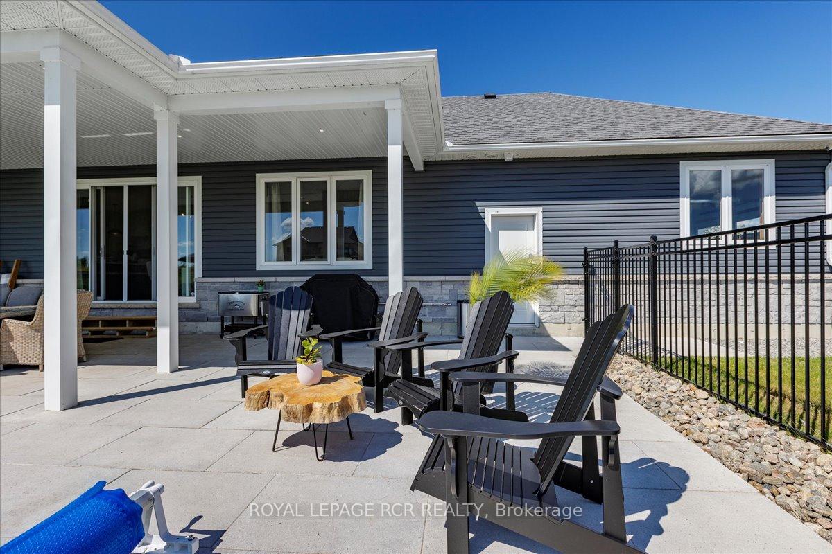 Photo 38 of 3 Nipigon Street, Kawartha Lakes, Verulam — HOMEH