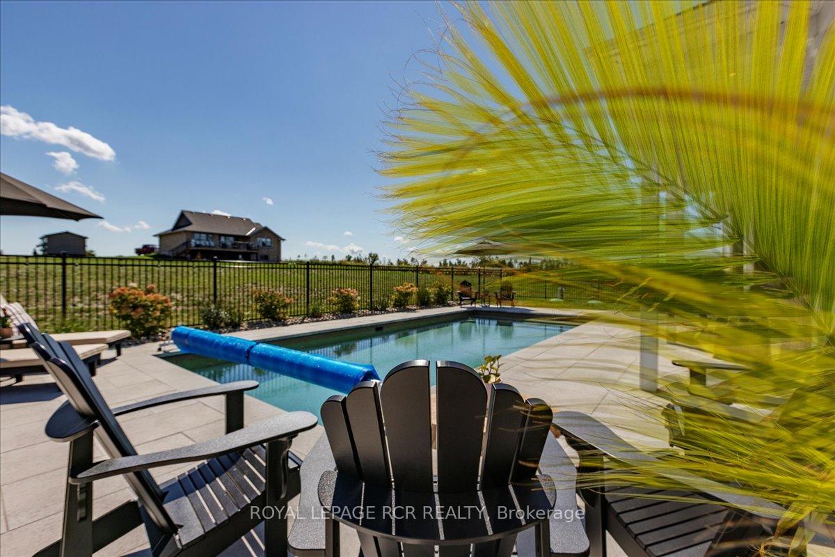 Photo 39 of 3 Nipigon Street, Kawartha Lakes, Verulam — HOMEH