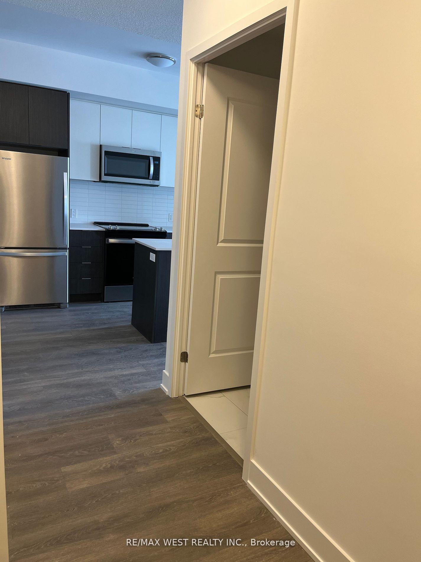 Photo 5 of Unit 506W, 202 Burhamthorpe Road E, Mississauga, City Centre — HOMEH