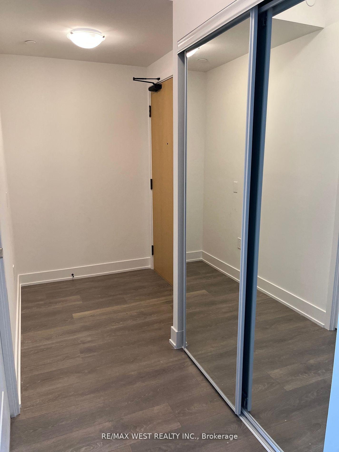 Photo 6 of Unit 506W, 202 Burhamthorpe Road E, Mississauga, City Centre — HOMEH