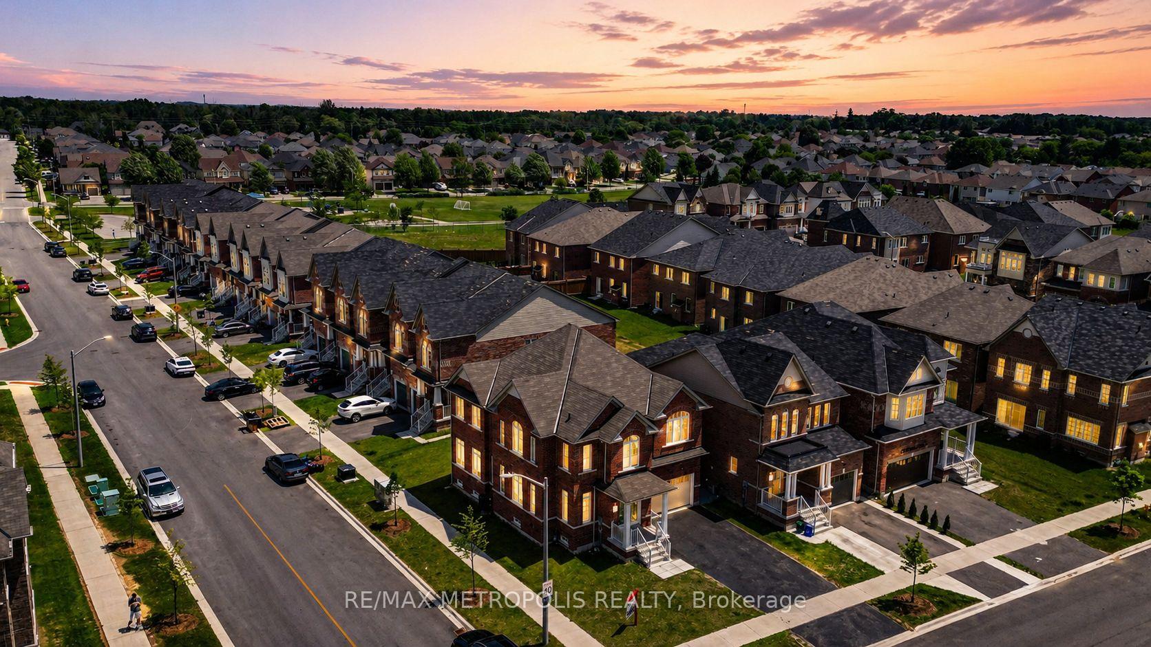 Photo 6 of 647 Fleetwood Drive, Oshawa, Eastdale — HOMEH