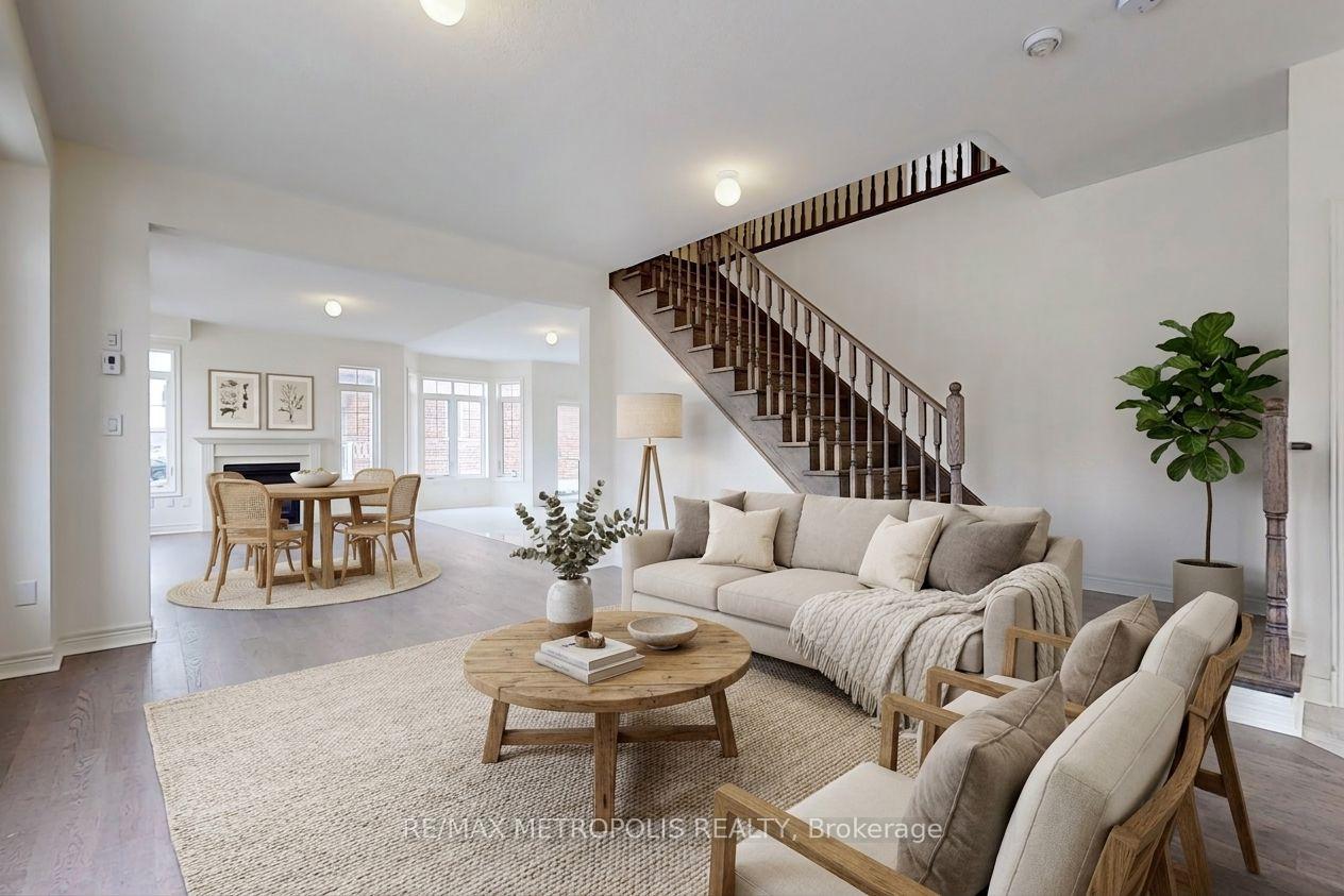 Photo 9 of 647 Fleetwood Drive, Oshawa, Eastdale — HOMEH
