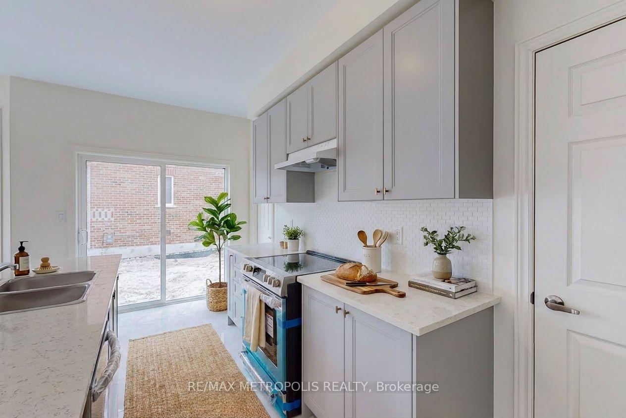 Photo 19 of 647 Fleetwood Drive, Oshawa, Eastdale — HOMEH