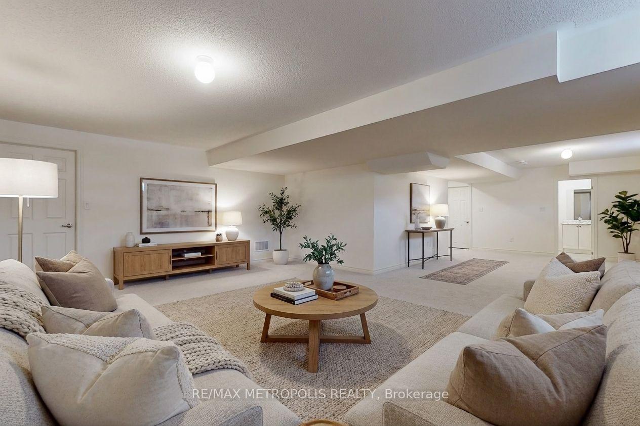 Photo 42 of 647 Fleetwood Drive, Oshawa, Eastdale — HOMEH