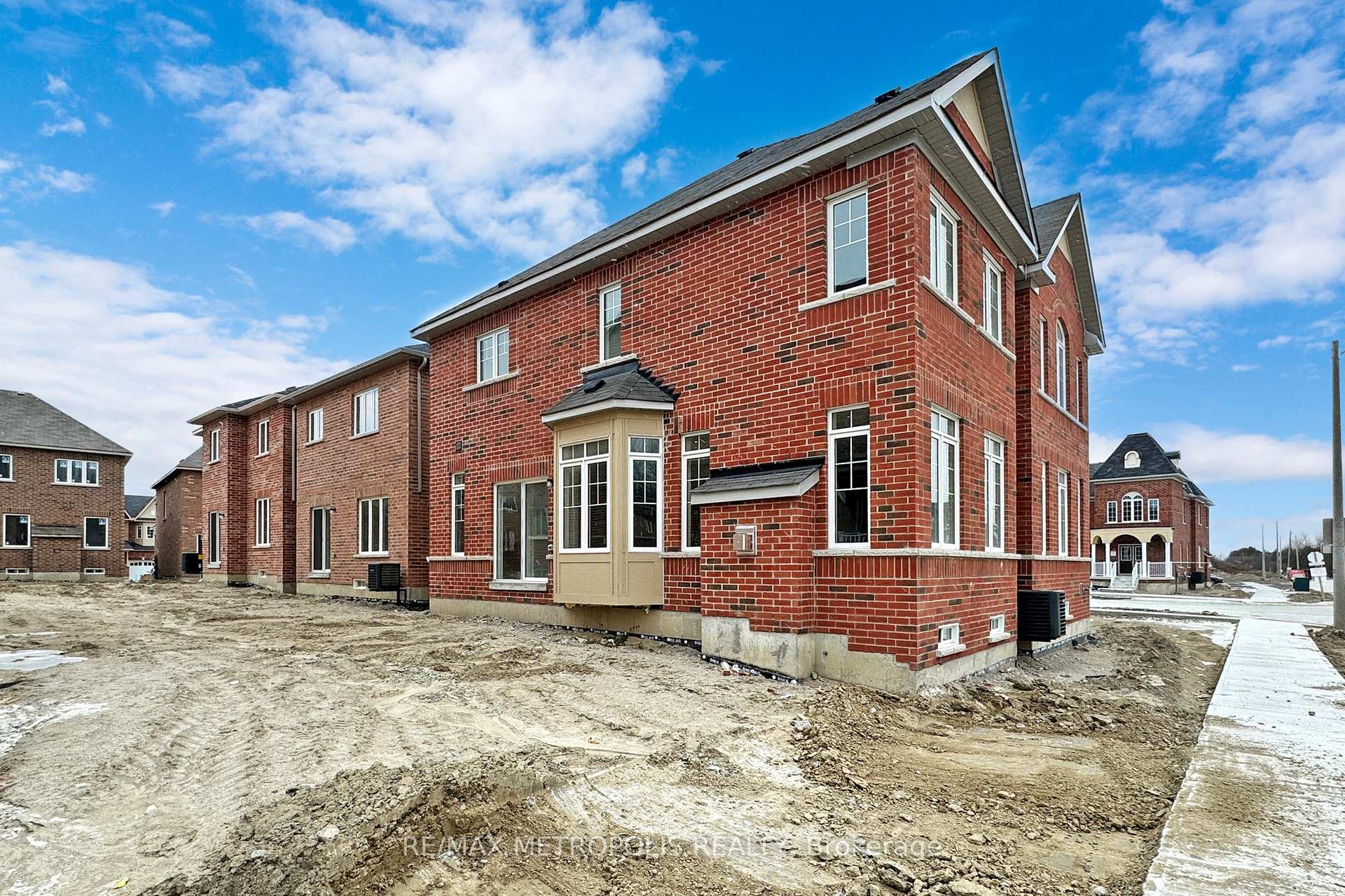 Photo 49 of 647 Fleetwood Drive, Oshawa, Eastdale — HOMEH
