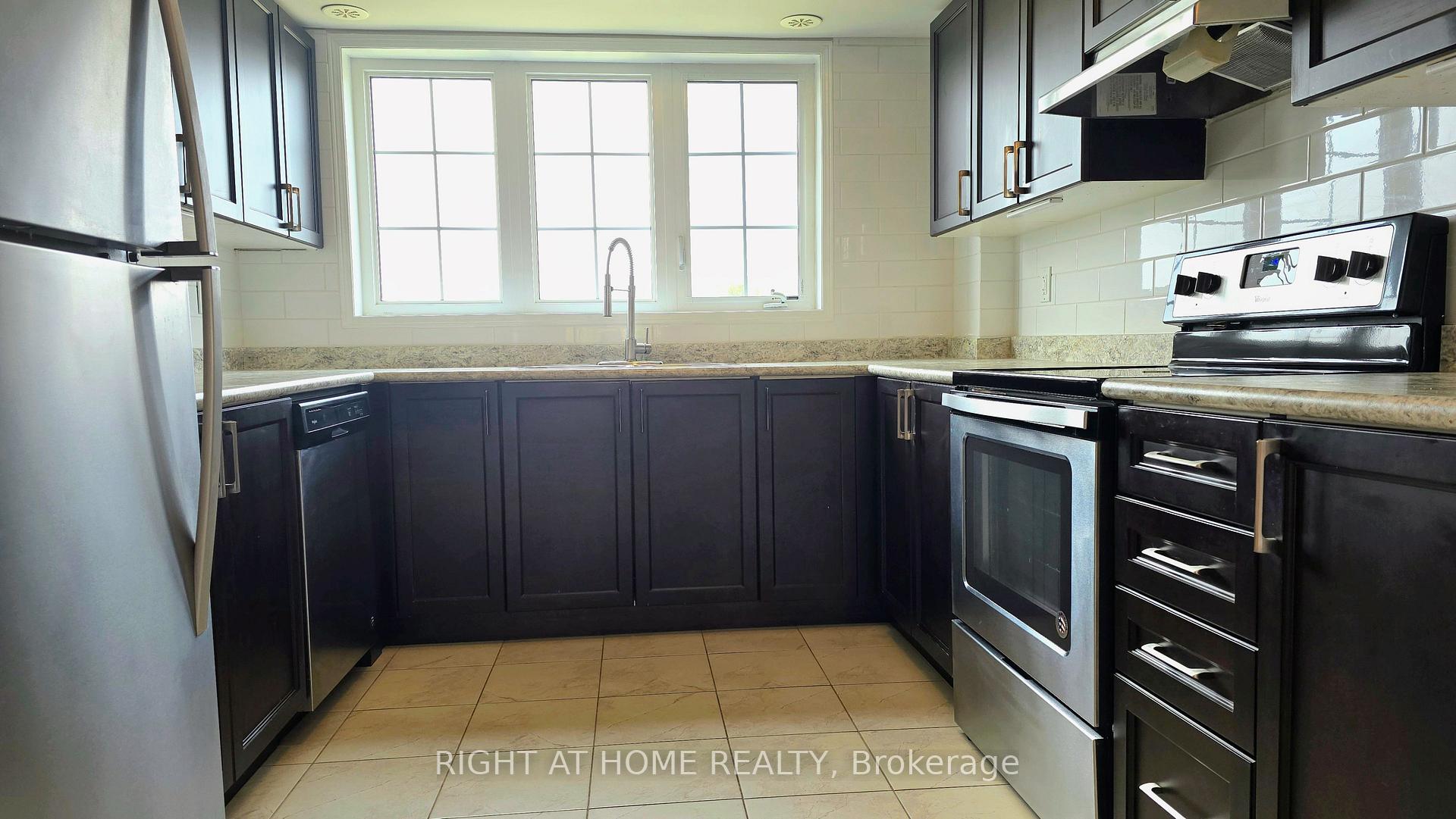 Photo 16 of Unit 341, 2358 Chevron Prince Path, Oshawa, Windfields — HOMEH