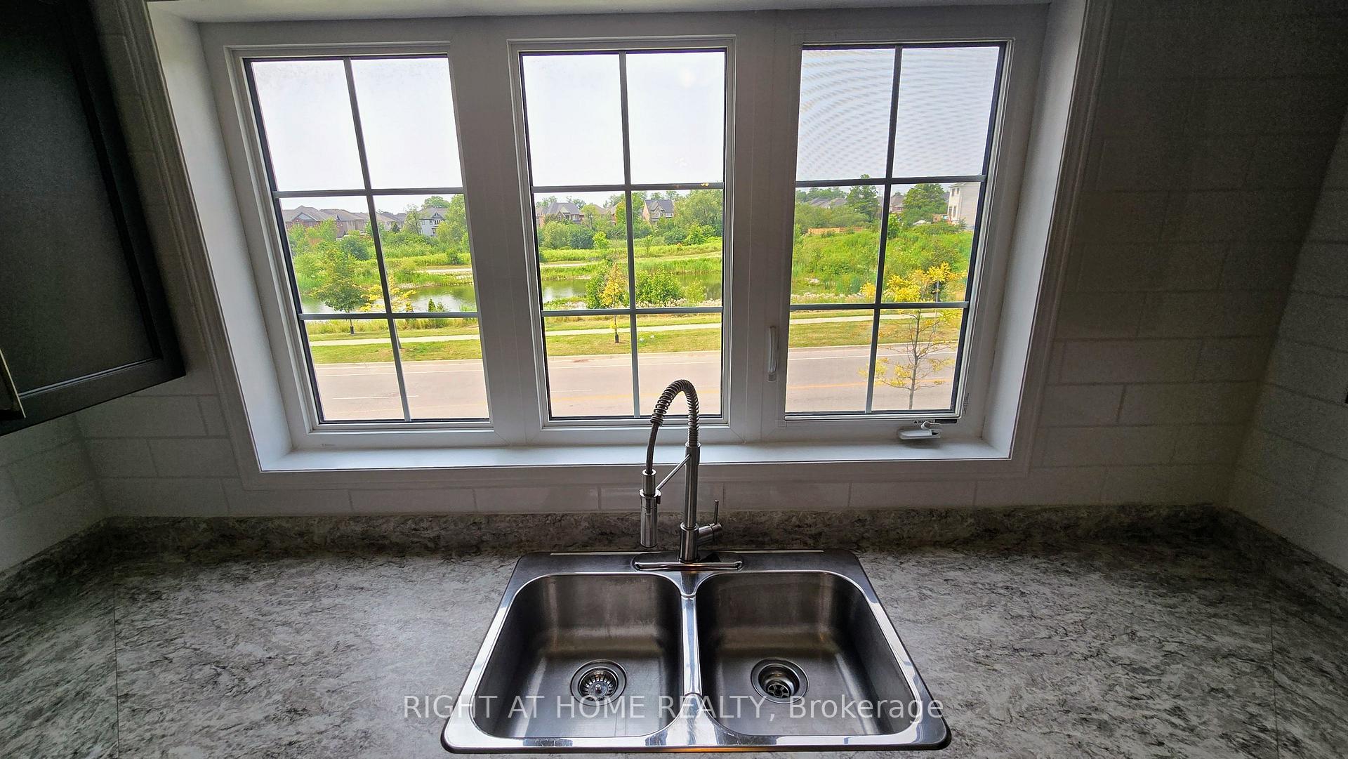 Photo 17 of Unit 341, 2358 Chevron Prince Path, Oshawa, Windfields — HOMEH