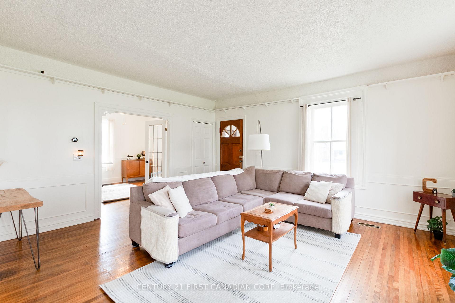 Photo 11 of 1 Fairview Avenue, St. Thomas — HOMEH