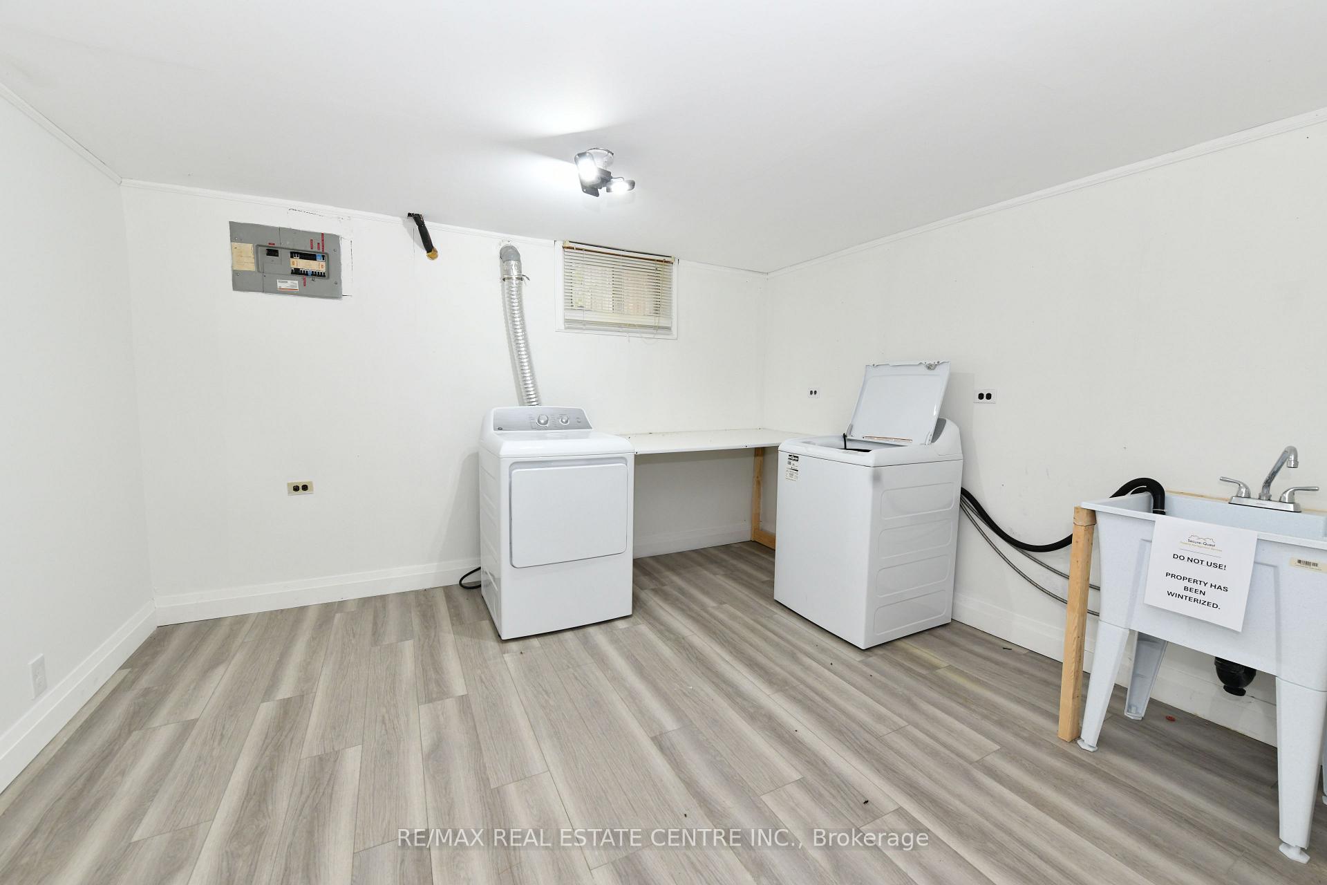 Photo 12 of 15 Miller Drive, Hamilton, Ancaster — HOMEH