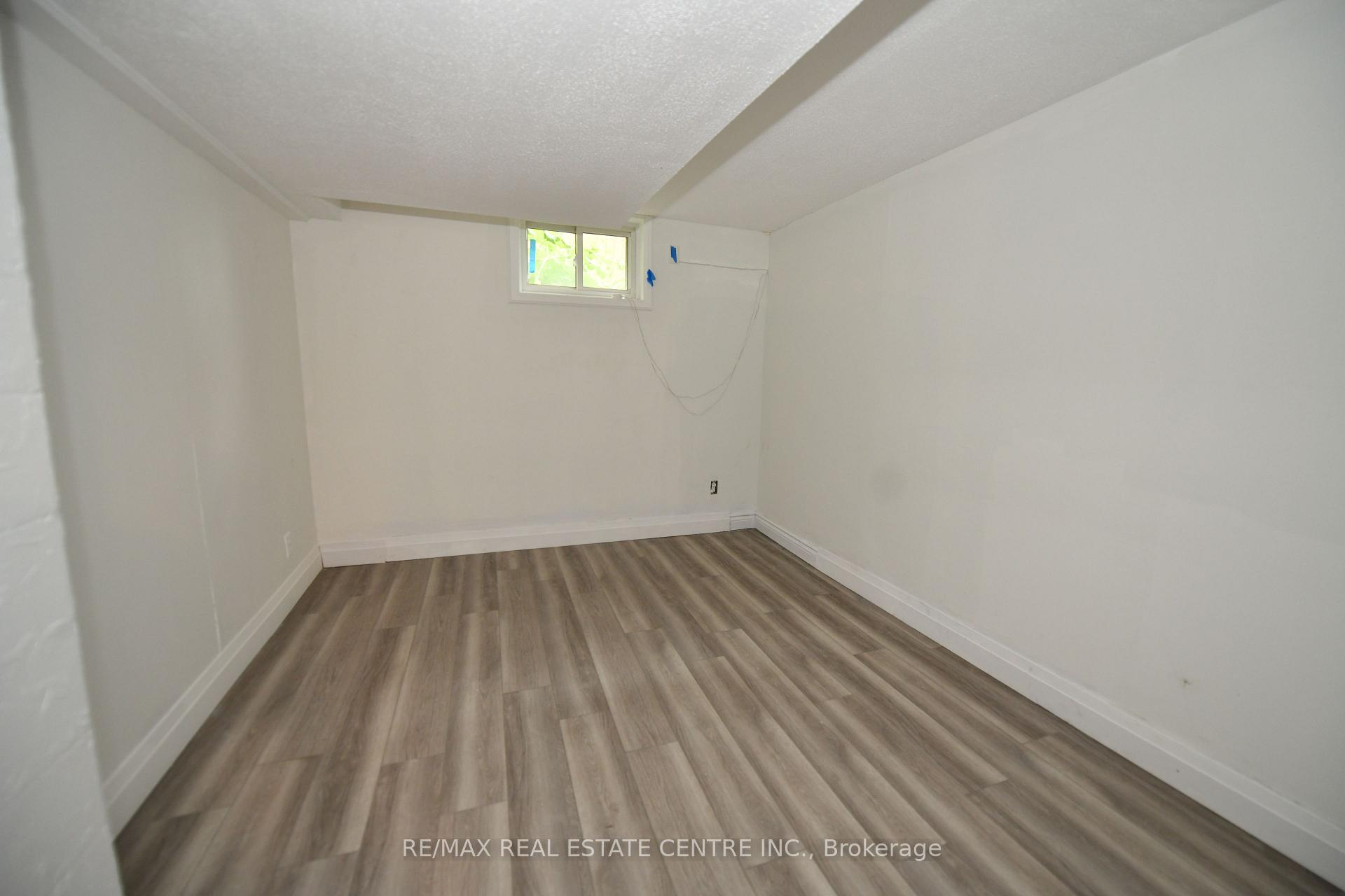 Photo 15 of 15 Miller Drive, Hamilton, Ancaster — HOMEH
