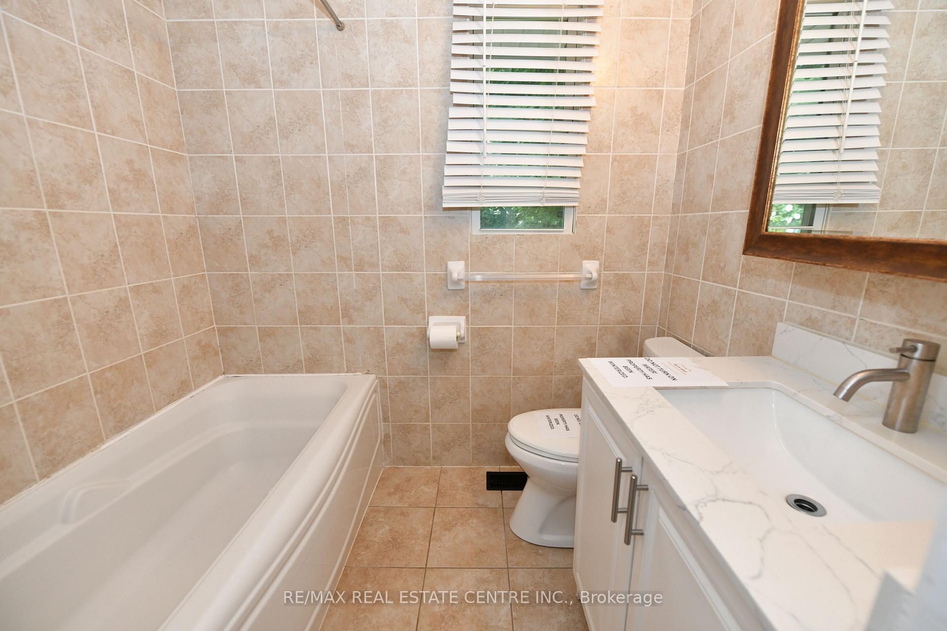 Photo 16 of 15 Miller Drive, Hamilton, Ancaster — HOMEH