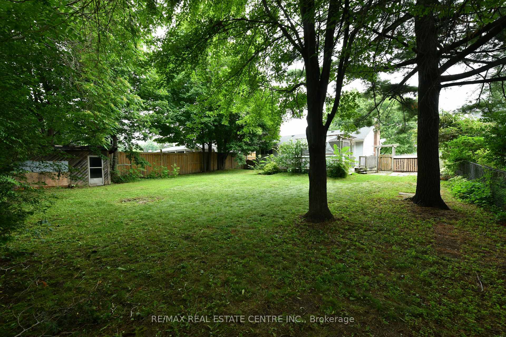 Photo 19 of 15 Miller Drive, Hamilton, Ancaster — HOMEH