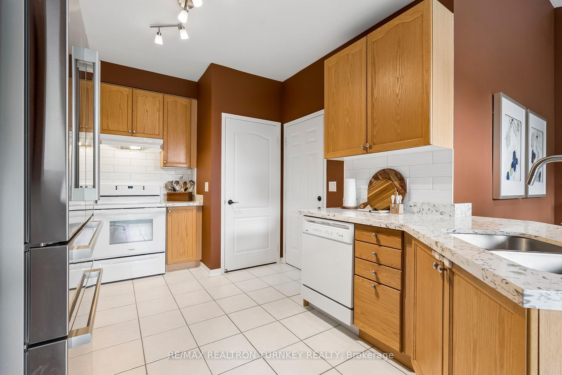 Photo 9 of 7 Thomas Bales Drive, Markham, Berczy — HOMEH