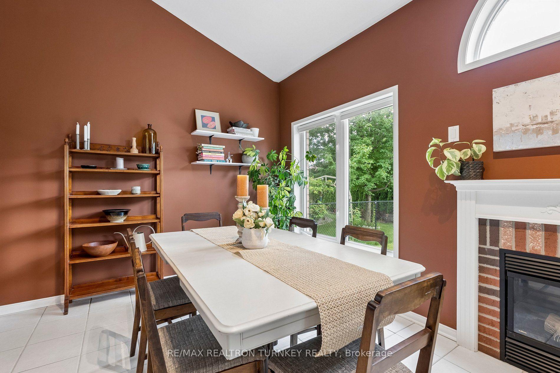 Photo 11 of 7 Thomas Bales Drive, Markham, Berczy — HOMEH