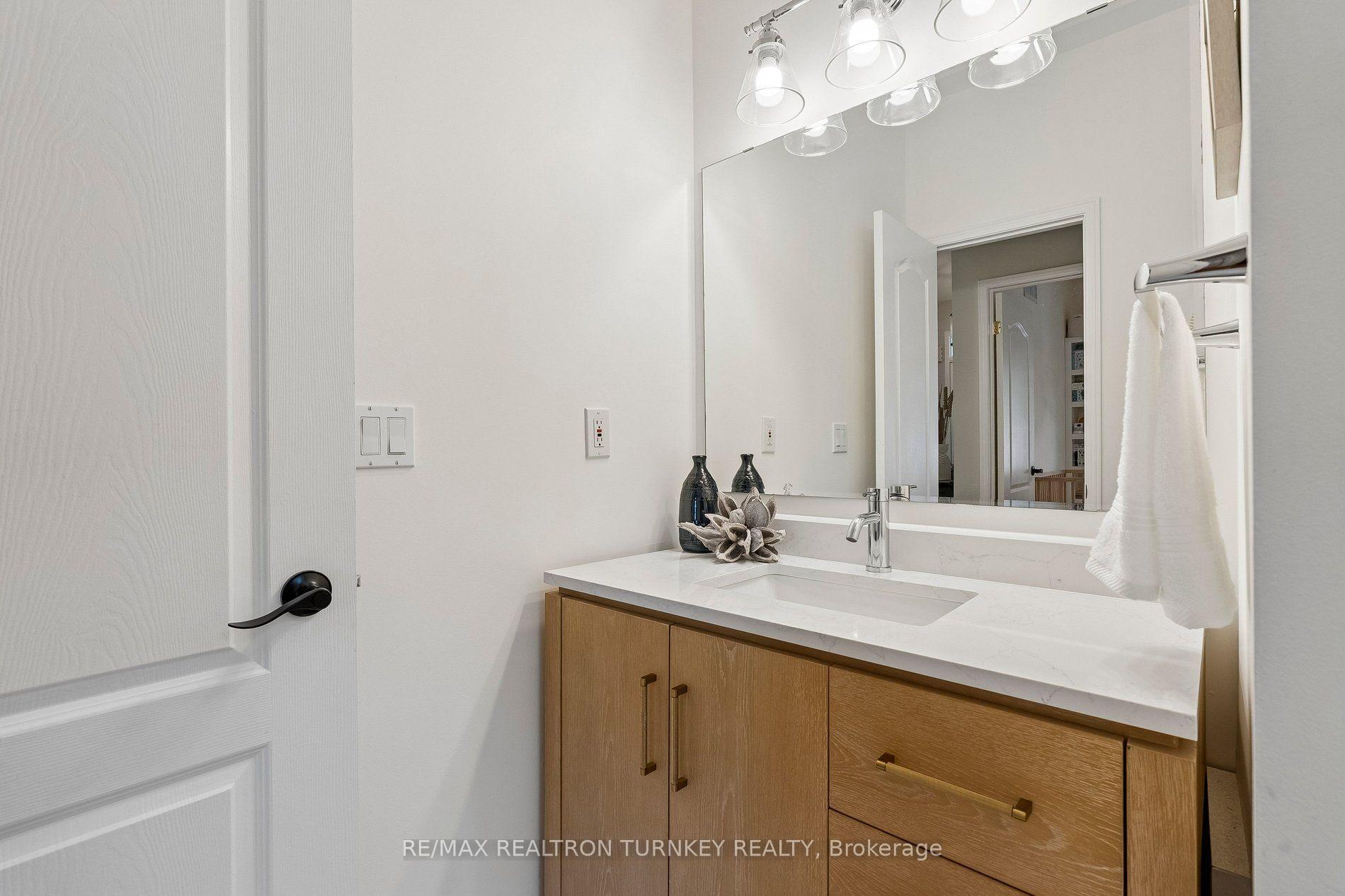 Photo 20 of 7 Thomas Bales Drive, Markham, Berczy — HOMEH