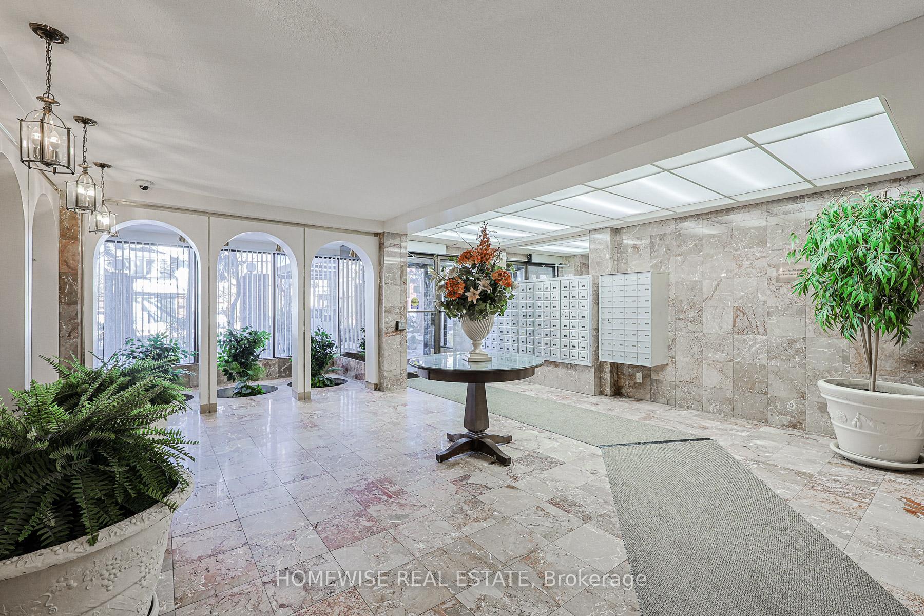 Photo 9 of Unit 902, 485 Kingston Road, Toronto, The Beaches — HOMEH