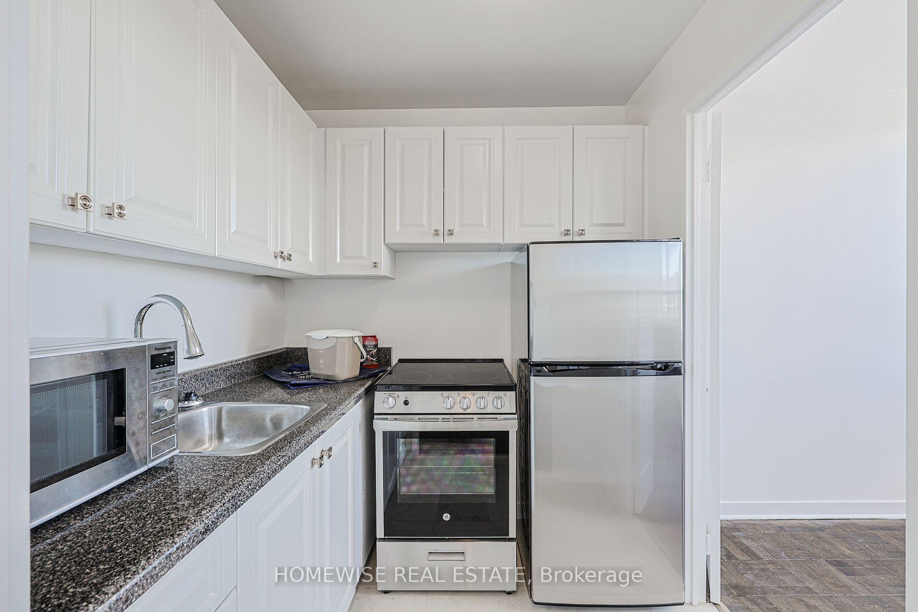 Photo 4 of Unit 902, 485 Kingston Road, Toronto, The Beaches — HOMEH