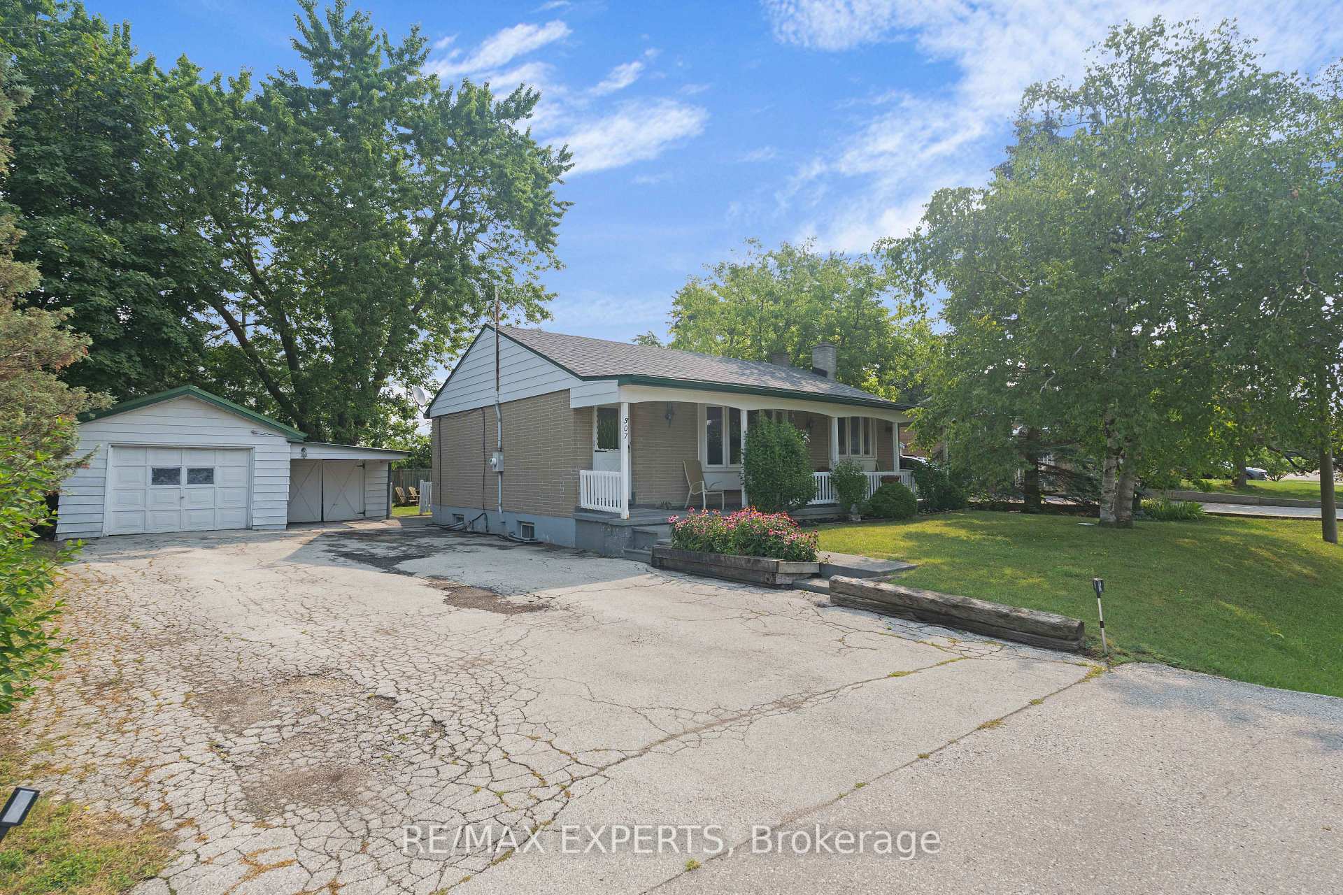 Photo 2 of 307 Pearl Street, Caledon, Bolton West — HOMEH