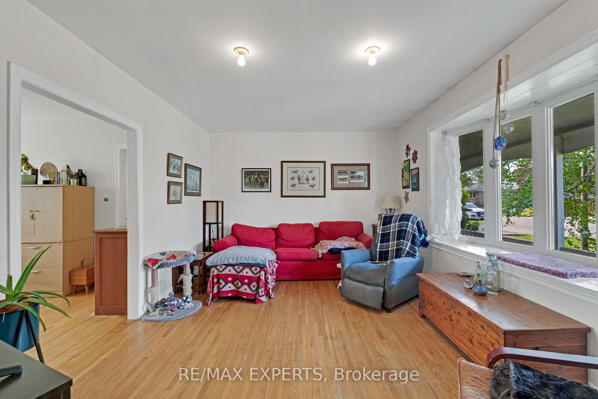 Photo 5 of 307 Pearl Street, Caledon, Bolton West — HOMEH