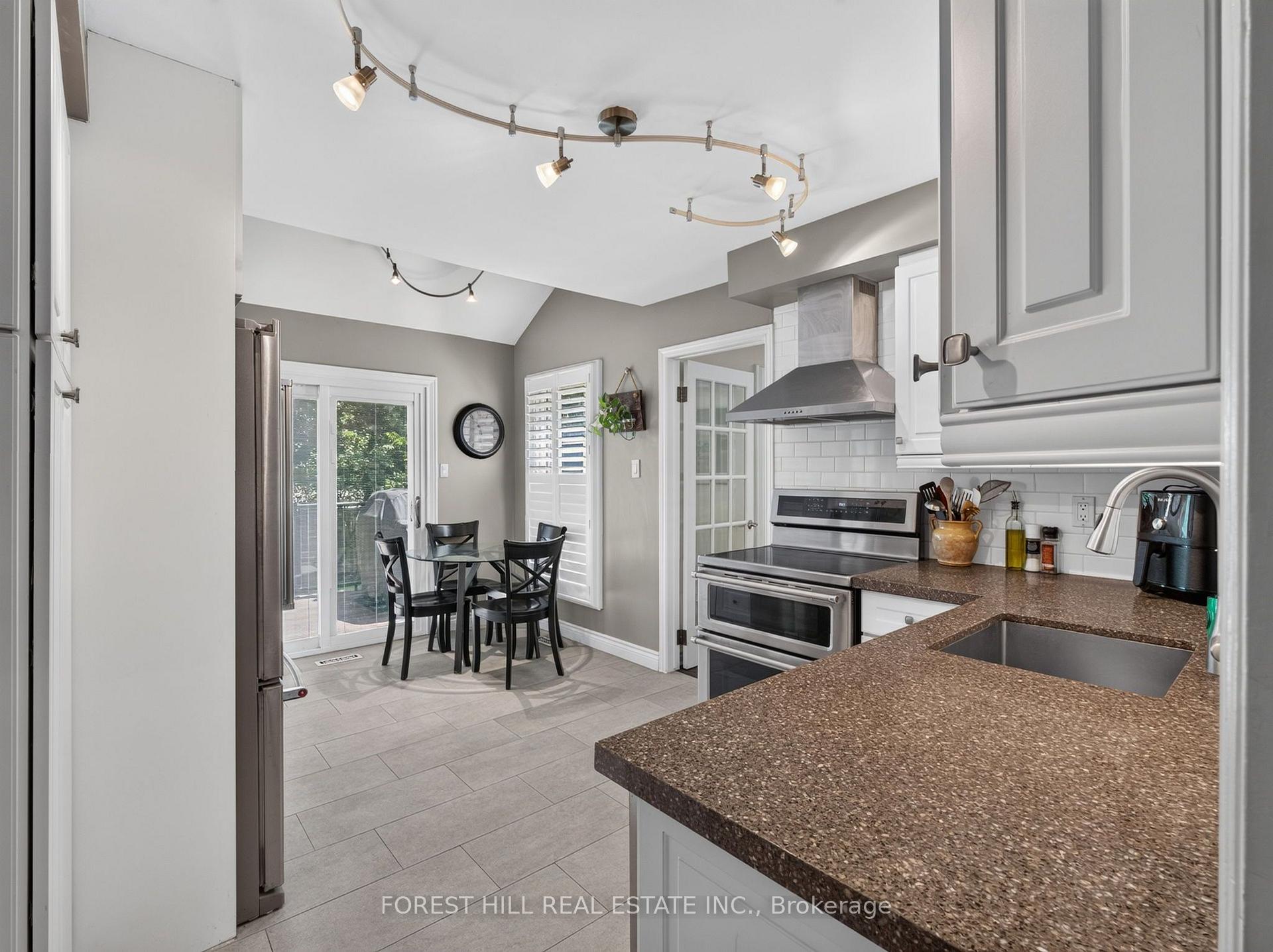 Photo 9 of 9 Tomlin Crescent, Richmond Hill, North Richvale — HOMEH