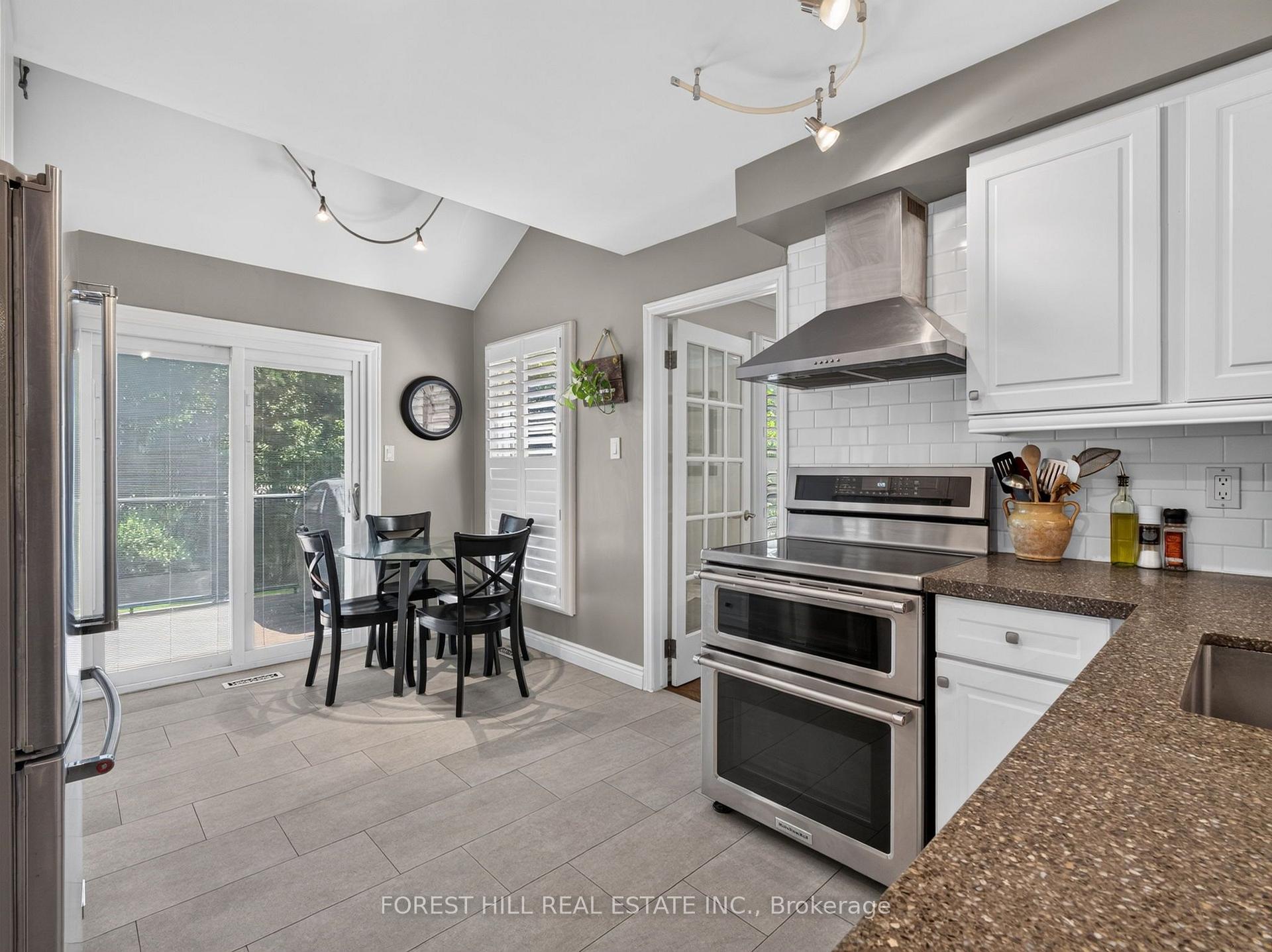 Photo 10 of 9 Tomlin Crescent, Richmond Hill, North Richvale — HOMEH