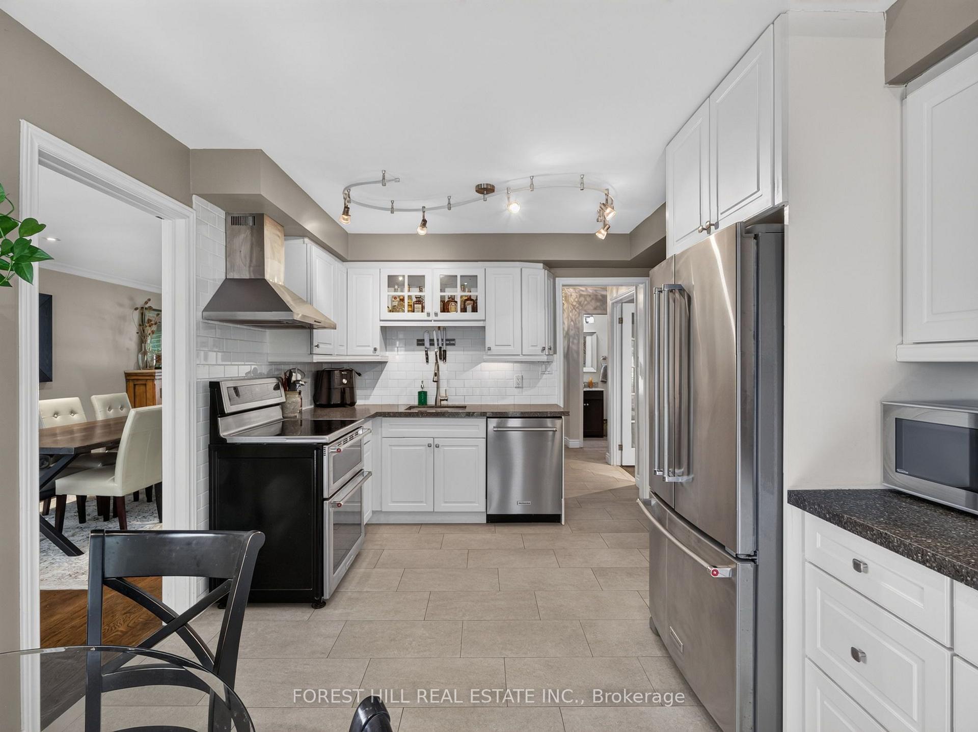 Photo 13 of 9 Tomlin Crescent, Richmond Hill, North Richvale — HOMEH