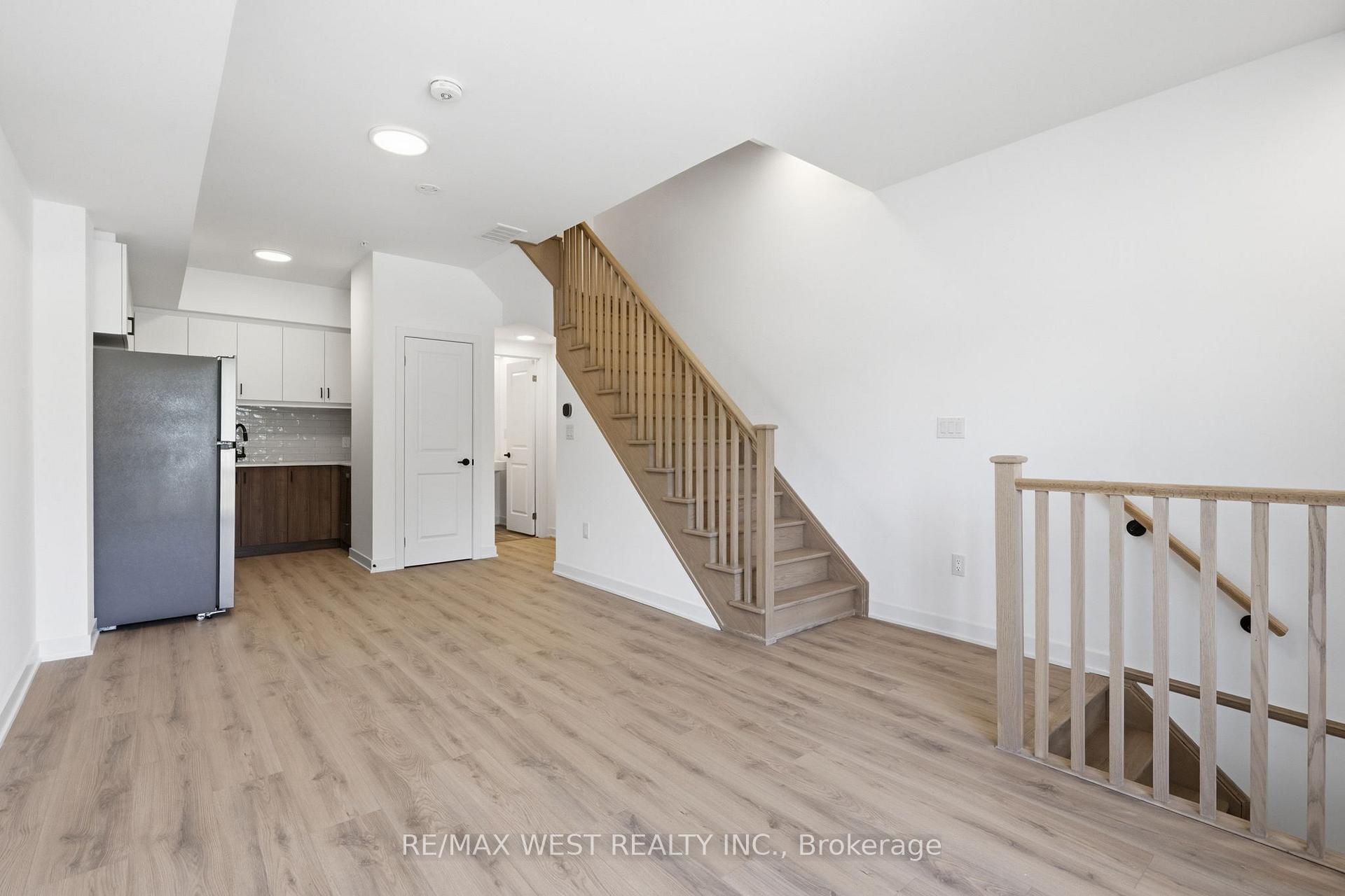 Photo 6 of Unit 7, 521 Big Bay Point Road, Barrie, Painswick South — HOMEH