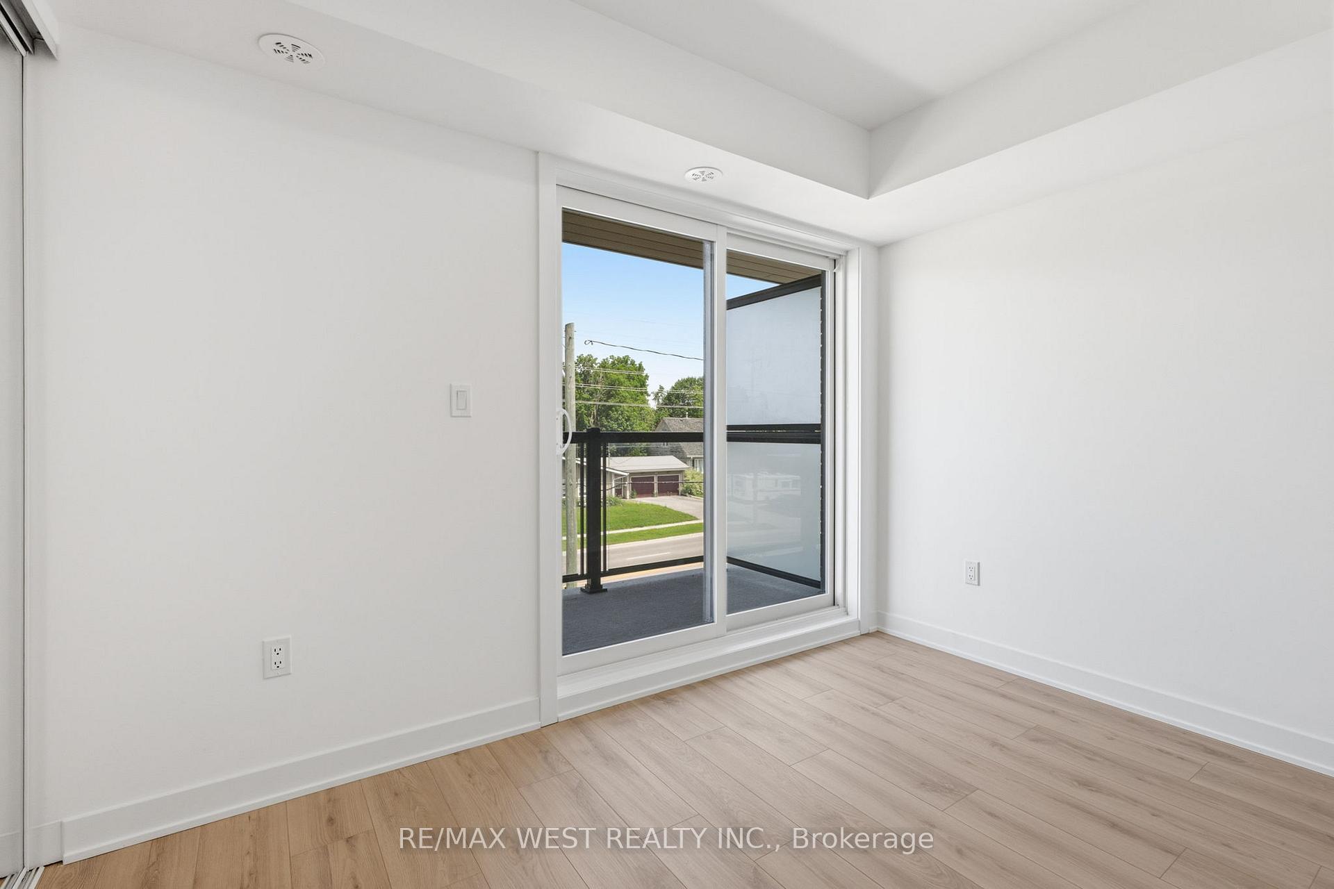 Photo 14 of Unit 7, 521 Big Bay Point Road, Barrie, Painswick South — HOMEH
