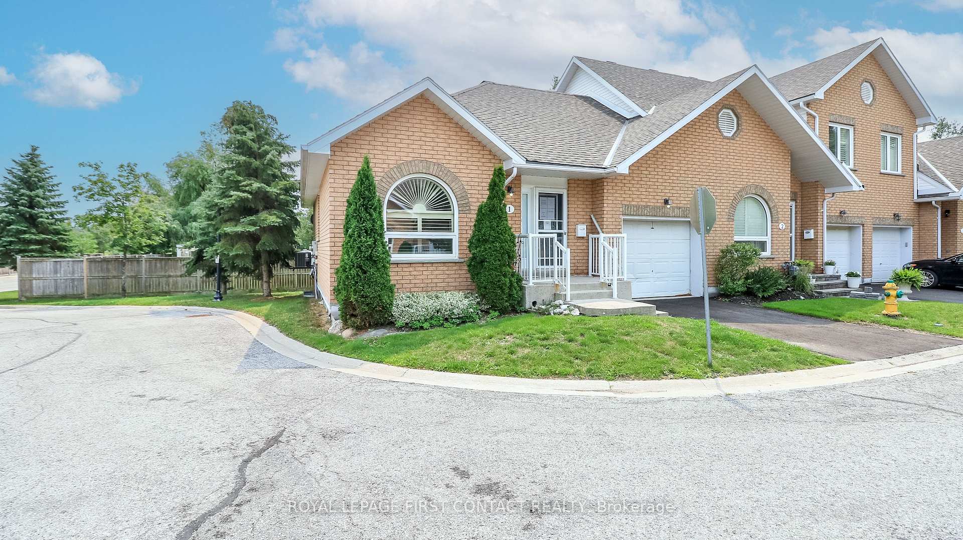Front of Unit 1, 318 Little Avenue