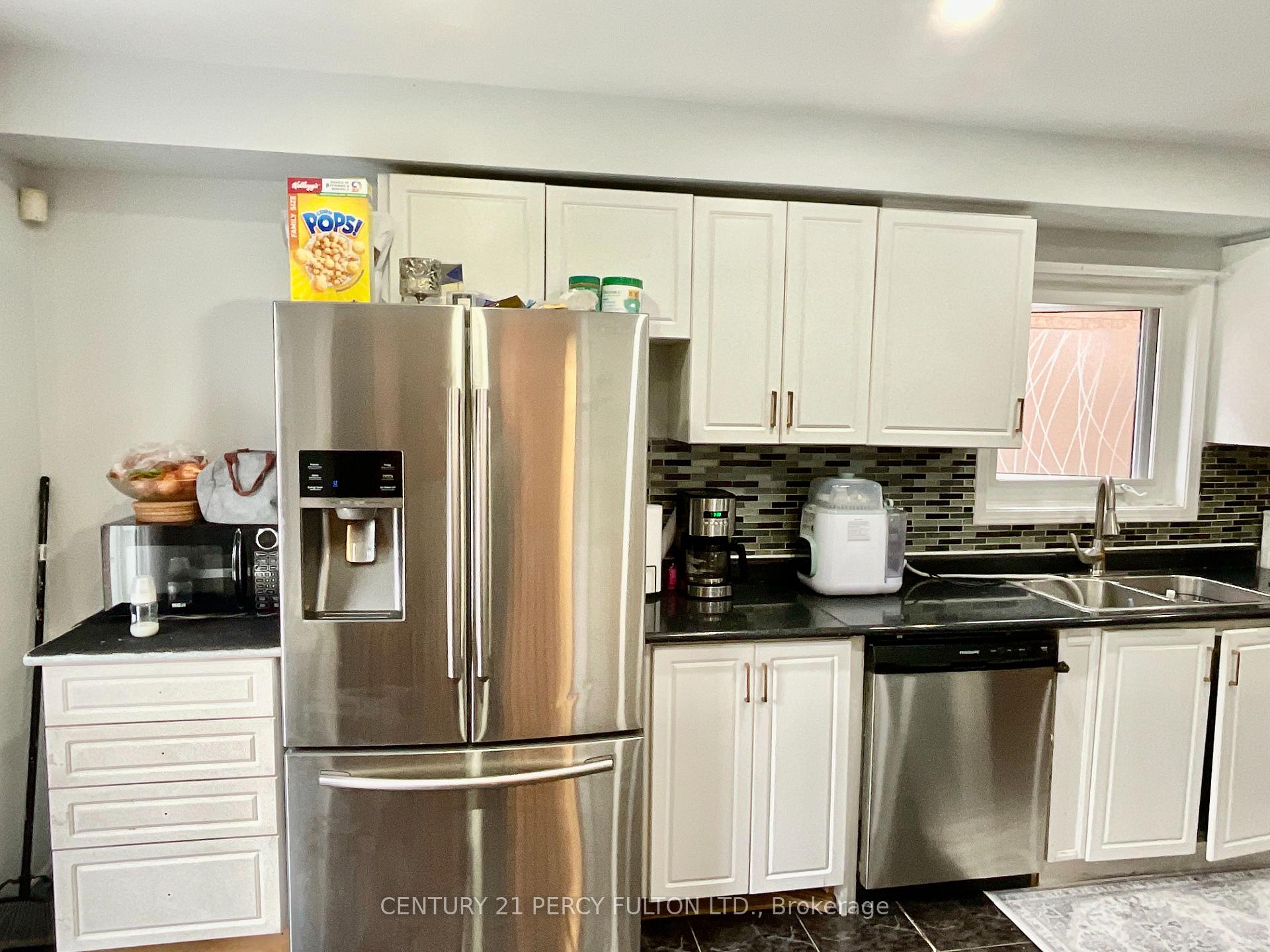 Photo 4 of 173 Sophia Road, Markham, Middlefield — HOMEH