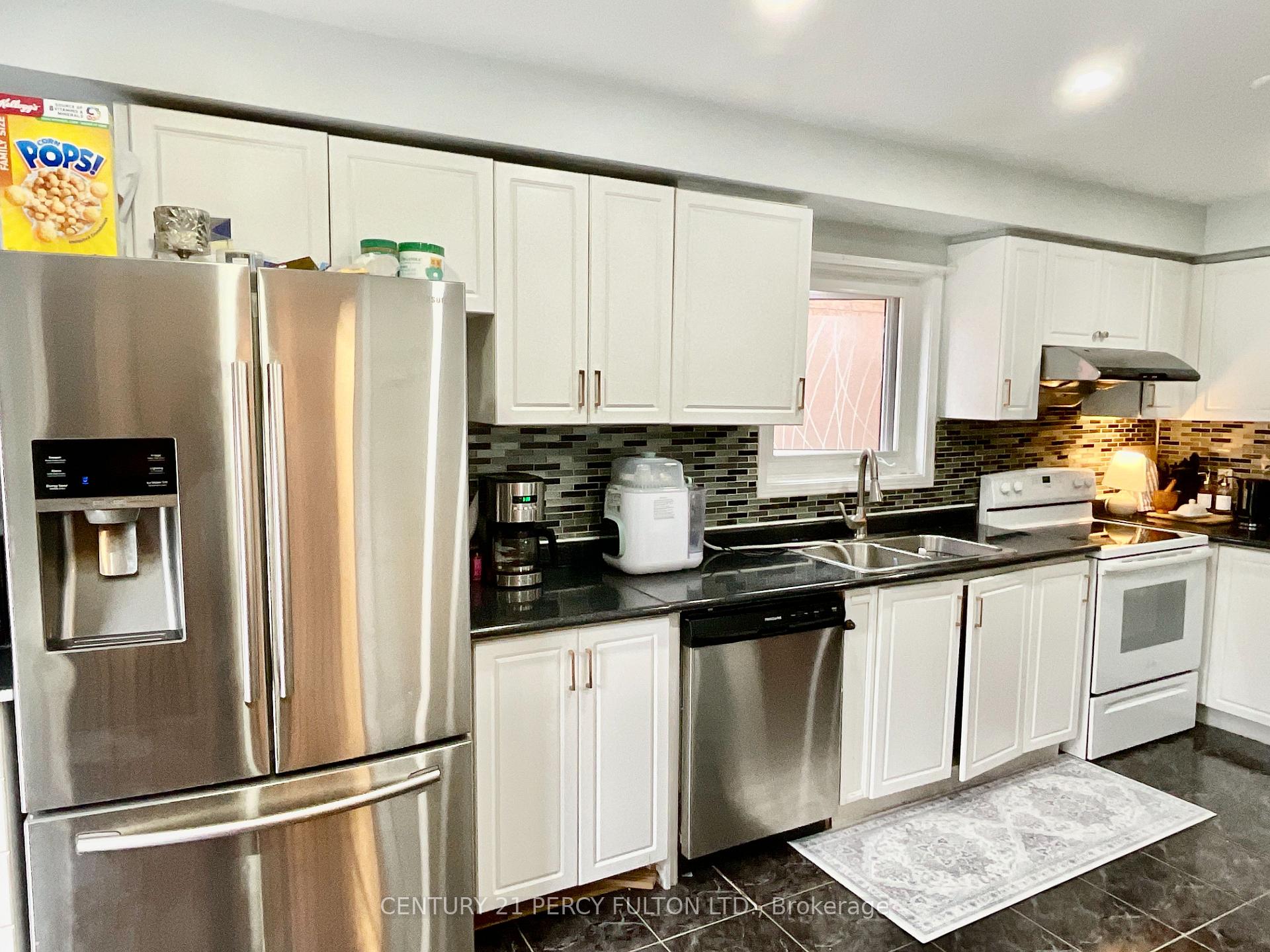 Photo 5 of 173 Sophia Road, Markham, Middlefield — HOMEH