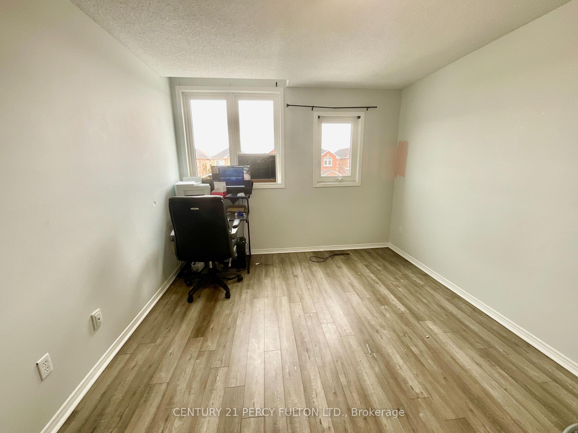 Photo 7 of 173 Sophia Road, Markham, Middlefield — HOMEH