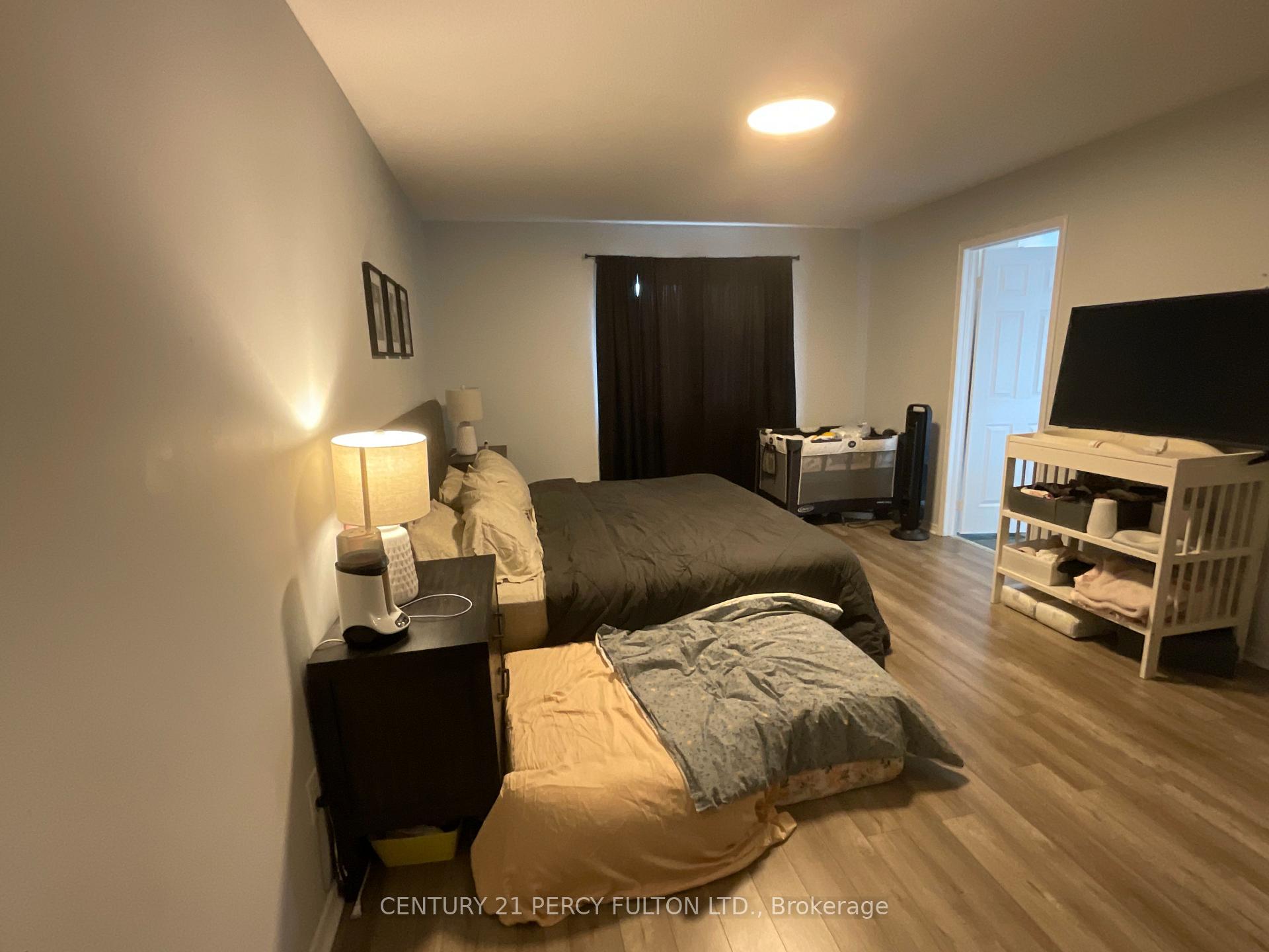 Photo 11 of 173 Sophia Road, Markham, Middlefield — HOMEH