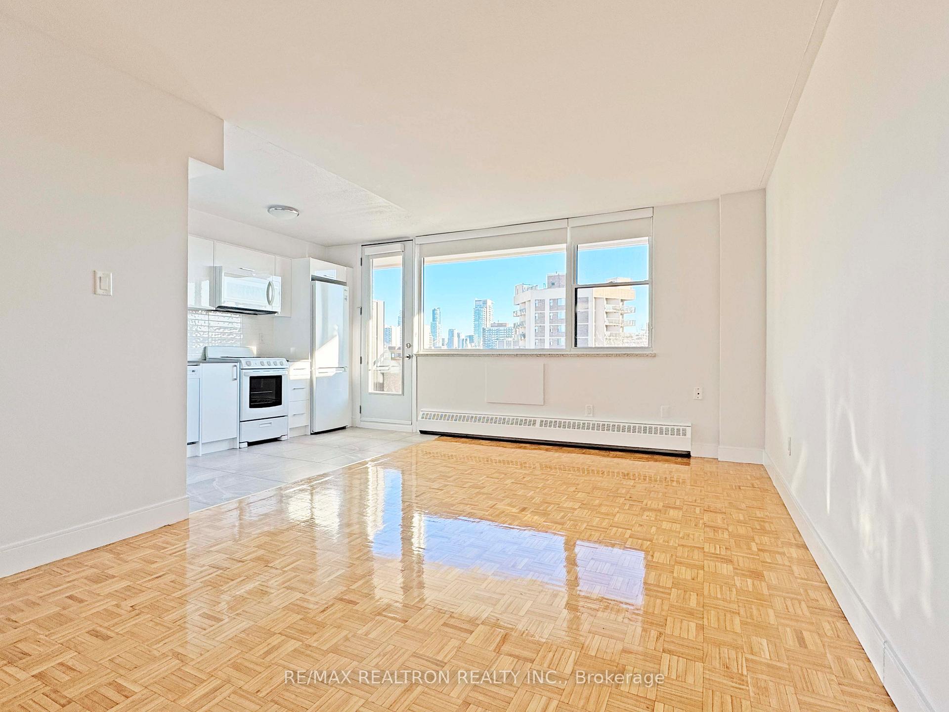 Photo 5 of Unit 702, 276 St George Street, Toronto, The Annex — HOMEH