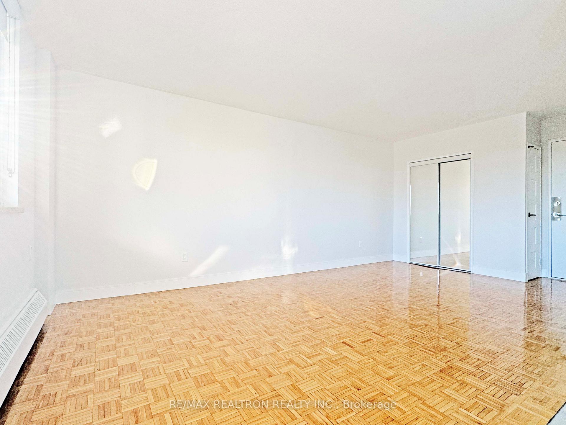 Photo 8 of Unit 702, 276 St George Street, Toronto, The Annex — HOMEH