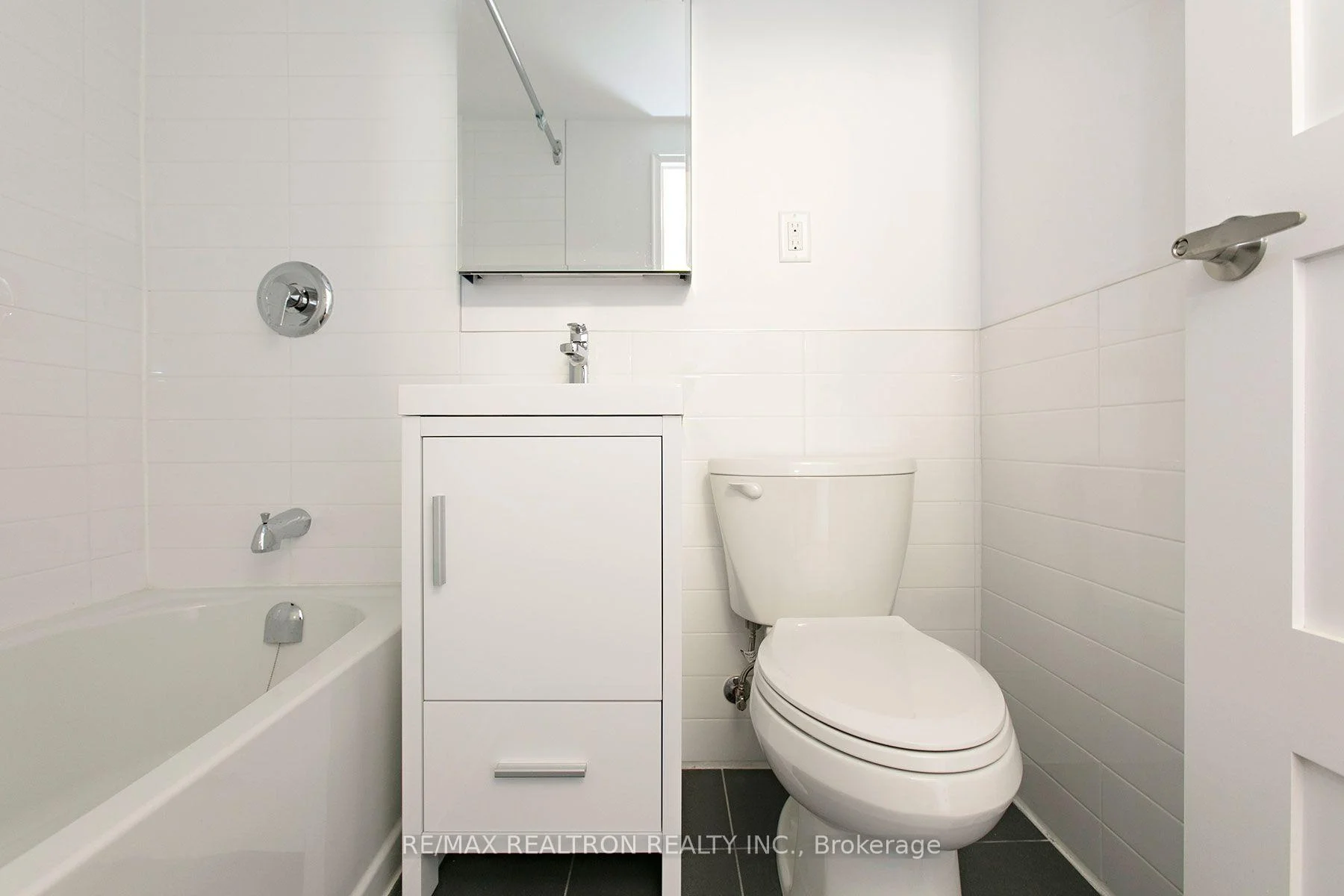 Photo 4 of Unit 702, 276 St George Street, Toronto, The Annex — HOMEH