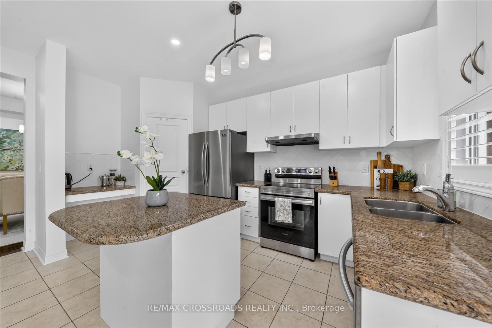 Photo 16 of 15 Sedore Street, Markham, Greensborough — HOMEH