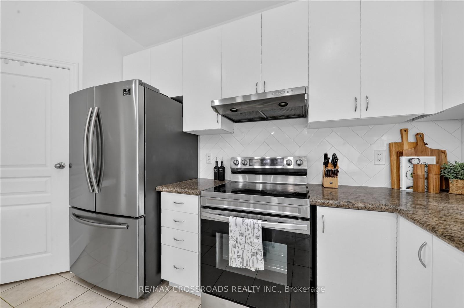 Photo 17 of 15 Sedore Street, Markham, Greensborough — HOMEH