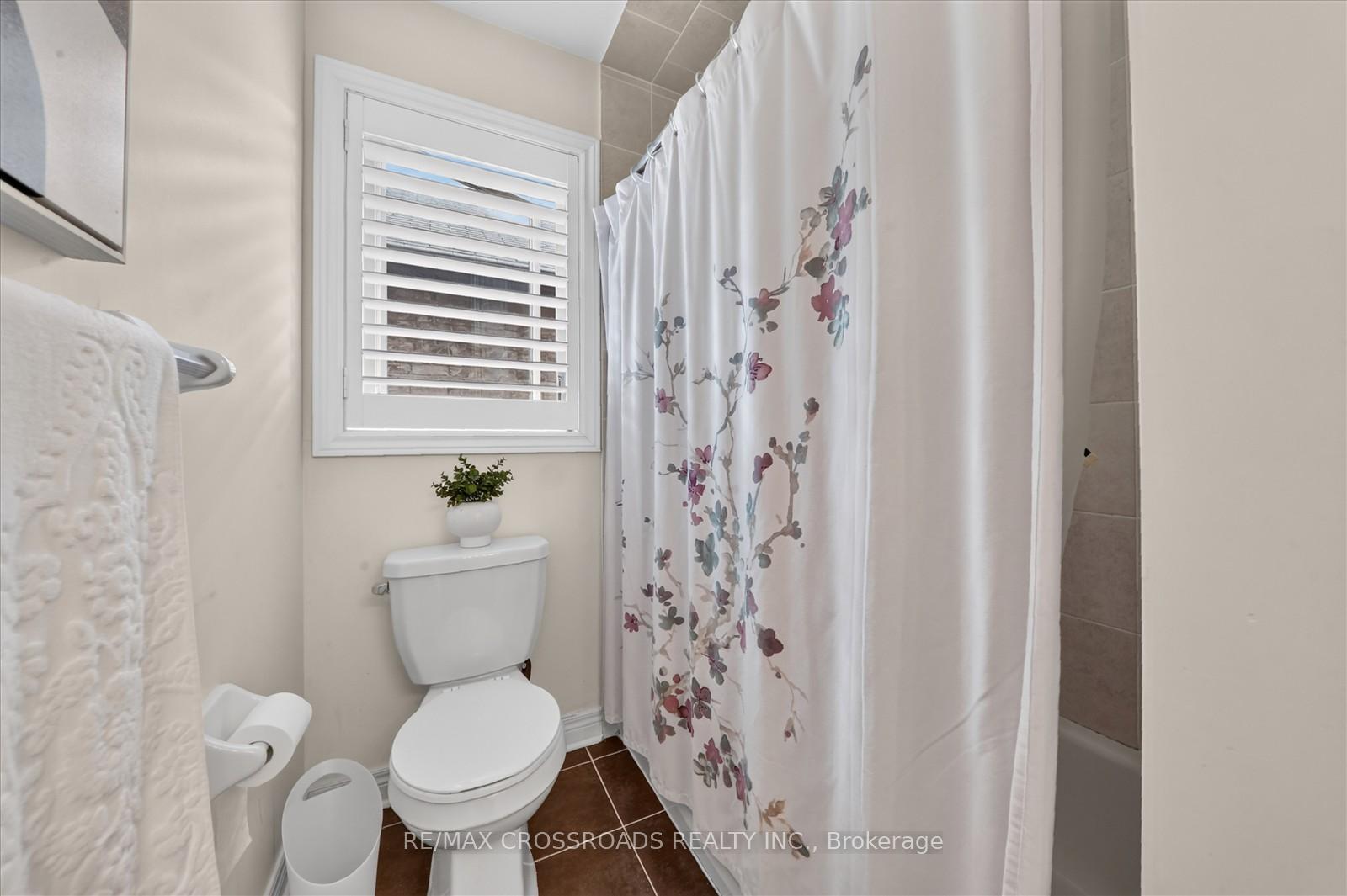 Photo 35 of 15 Sedore Street, Markham, Greensborough — HOMEH