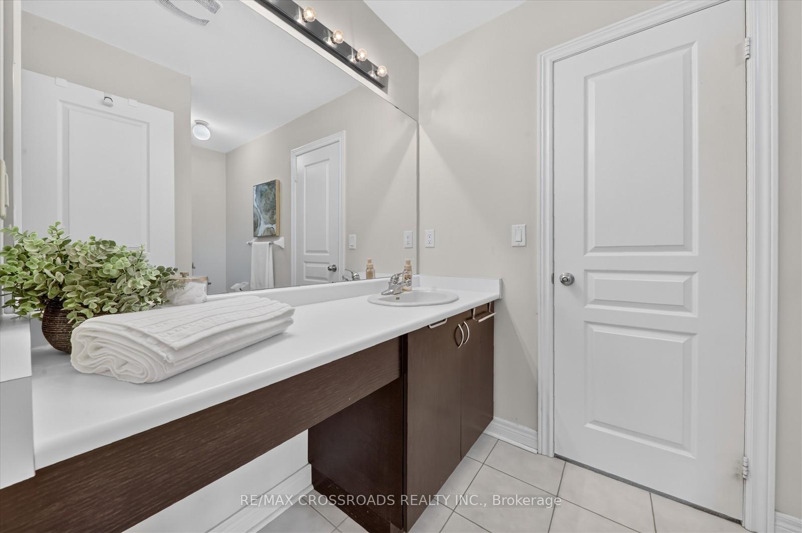 Photo 39 of 15 Sedore Street, Markham, Greensborough — HOMEH