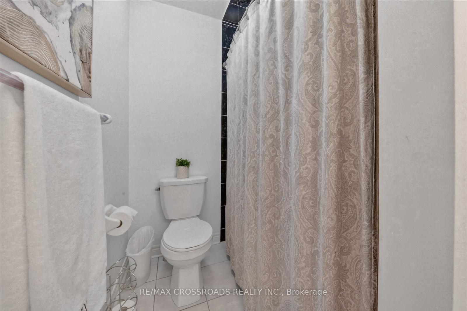 Photo 40 of 15 Sedore Street, Markham, Greensborough — HOMEH