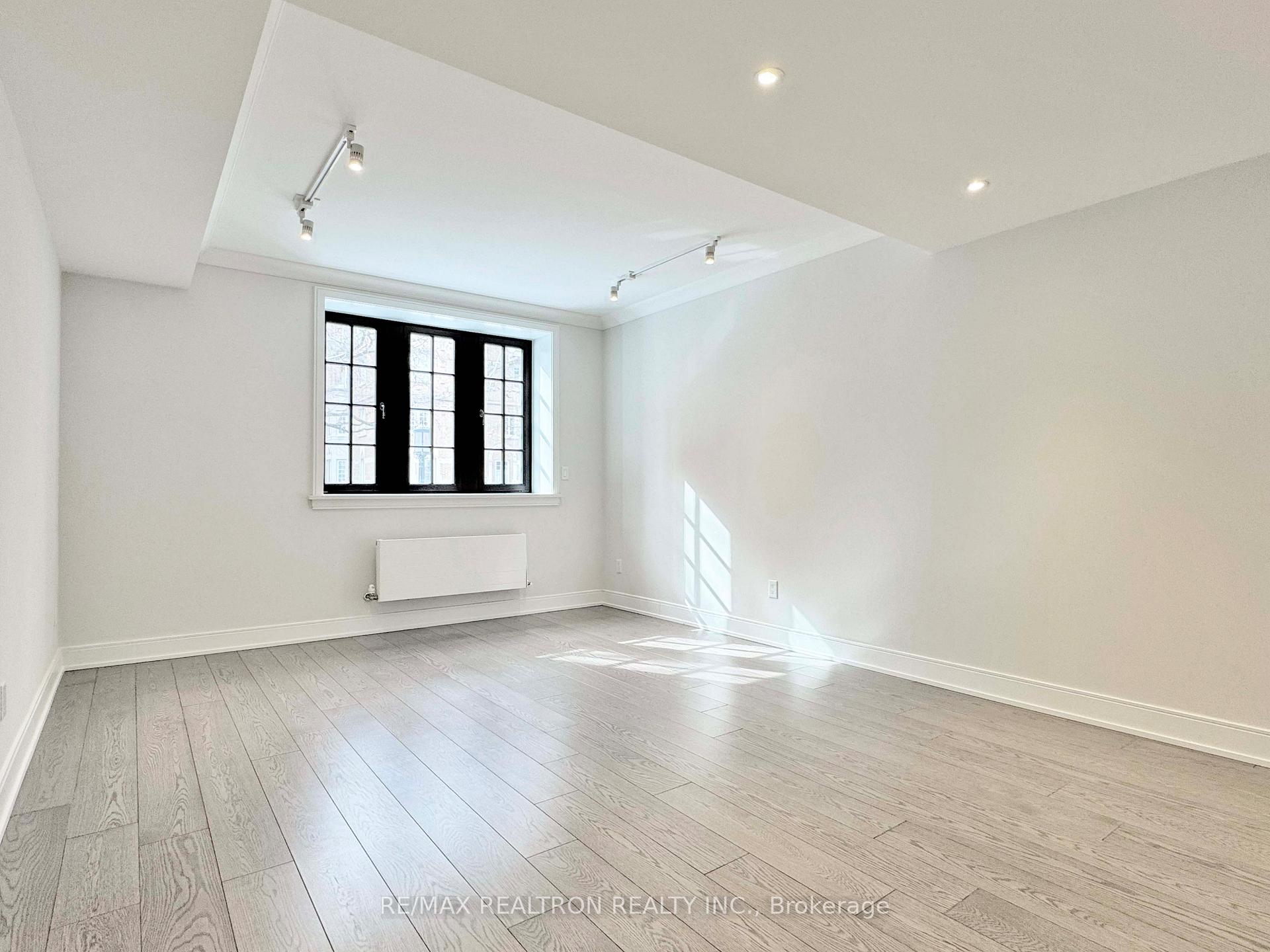Photo 3 of Unit 105, 2 Clarendon Avenue, Toronto, Casa Loma — HOMEH