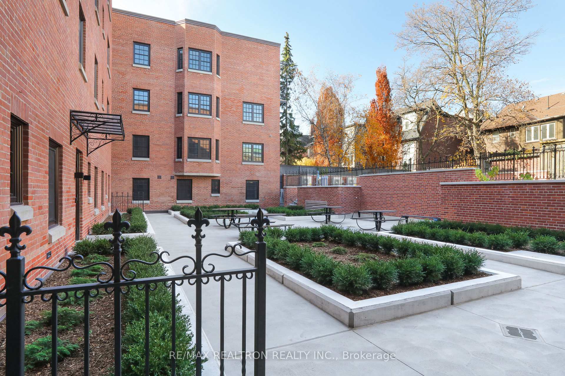 Photo 24 of Unit 108, 2 Clarendon Avenue, Toronto, Casa Loma — HOMEH