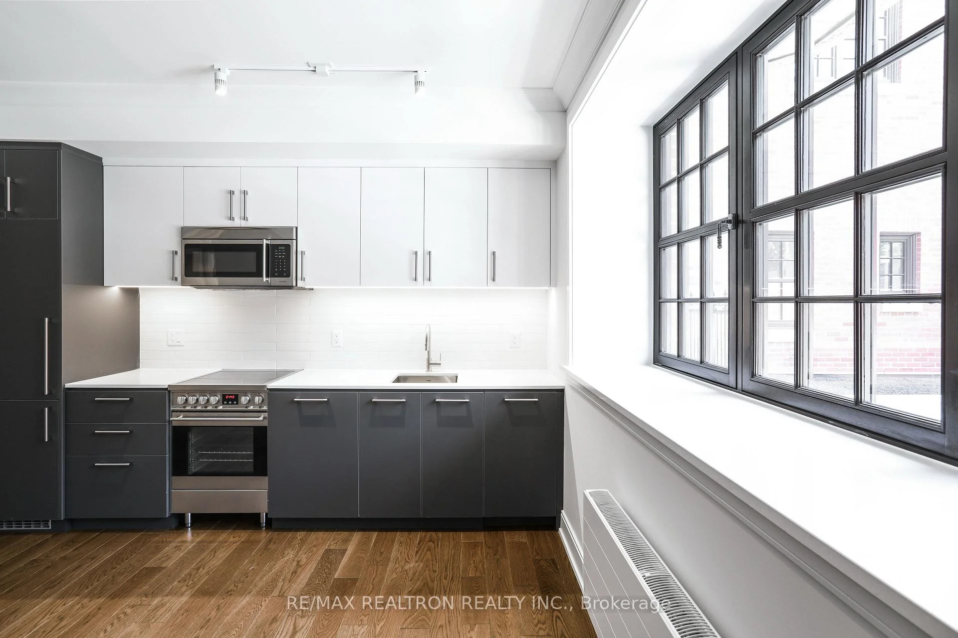 Photo 4 of Unit 108, 2 Clarendon Avenue, Toronto, Casa Loma — HOMEH