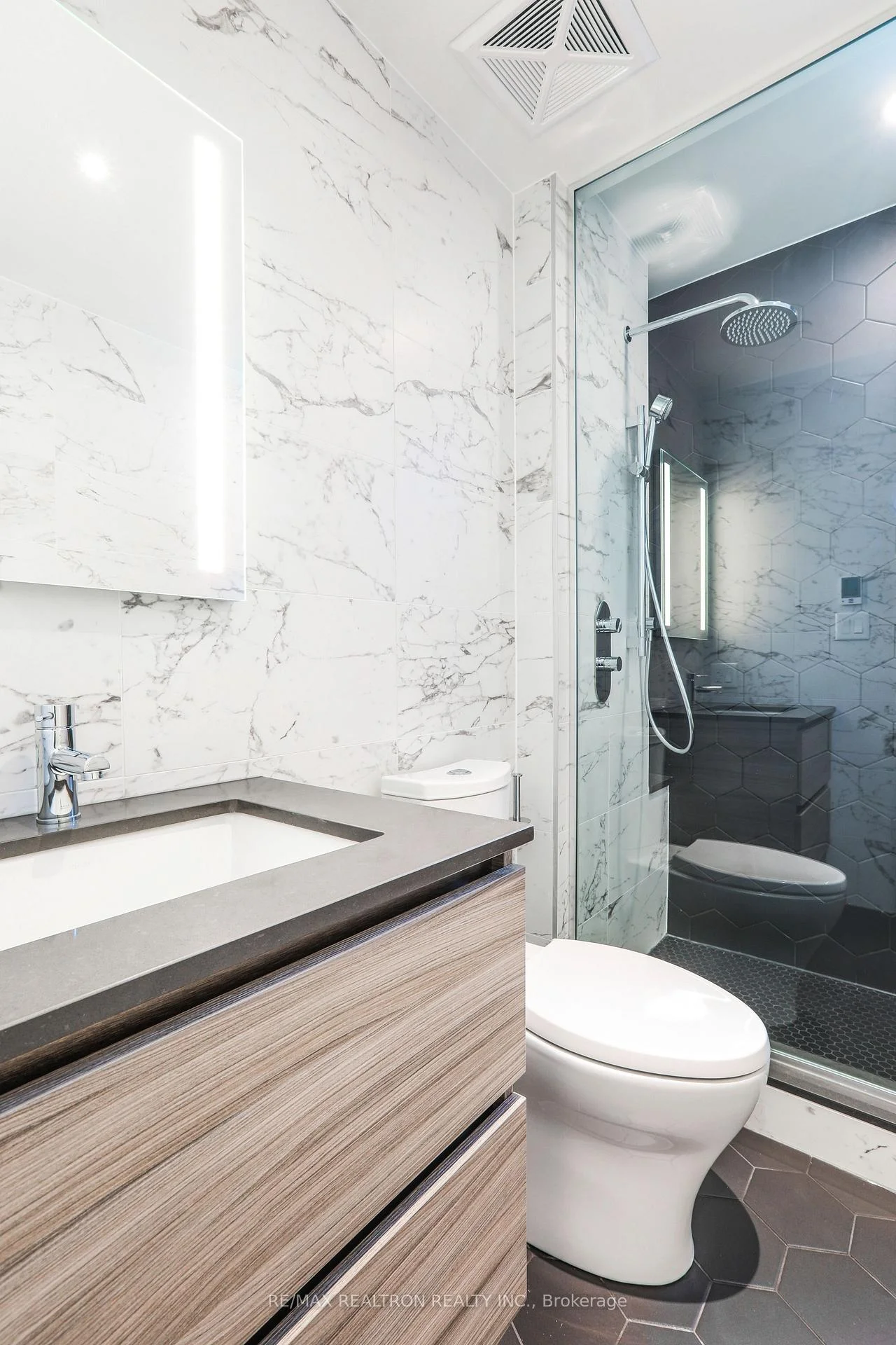 Photo 8 of Unit 108, 2 Clarendon Avenue, Toronto, Casa Loma — HOMEH